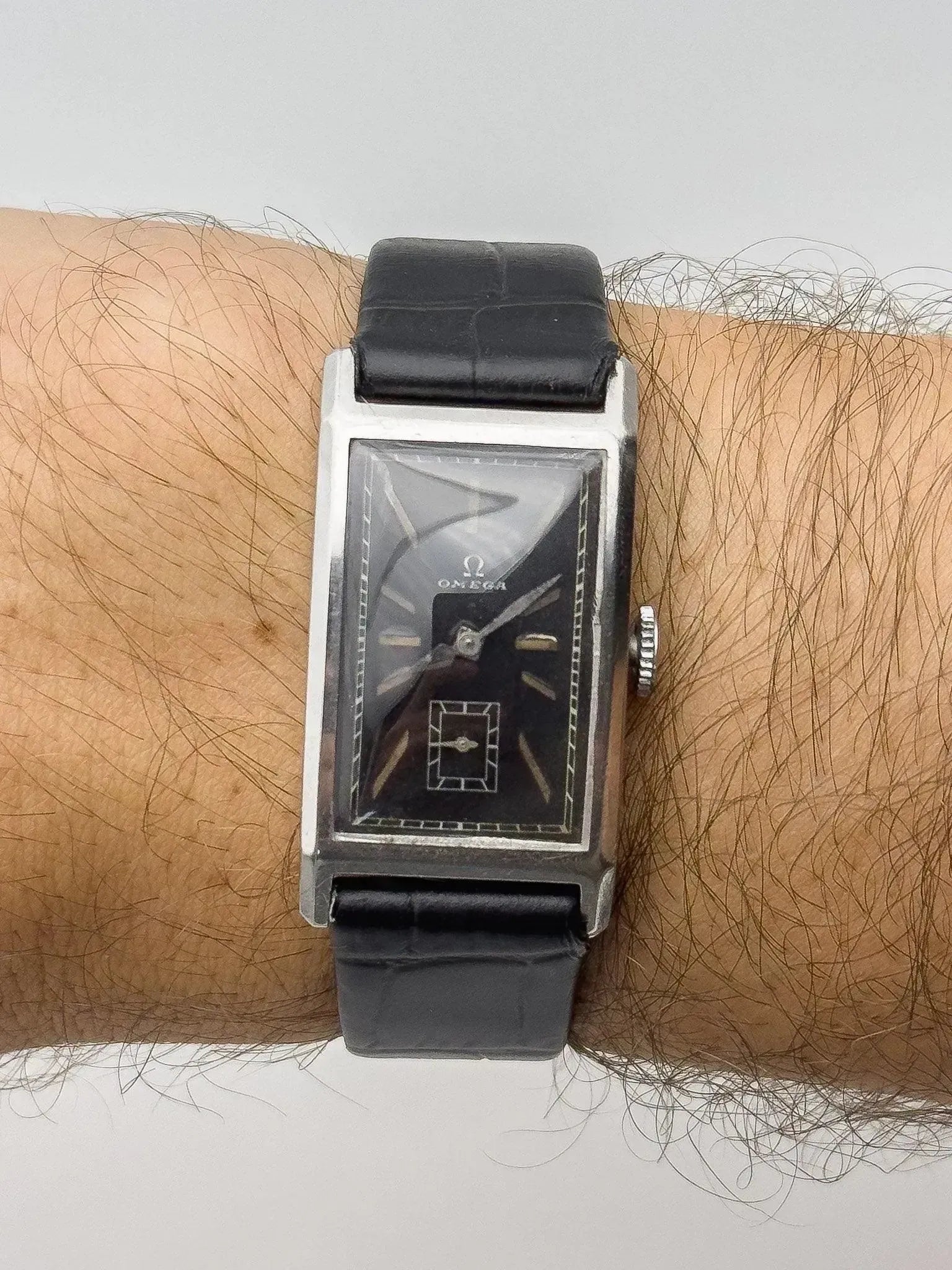 Omega - Tank T17 Curvée Large noir - 1930 - Atelier Victor
