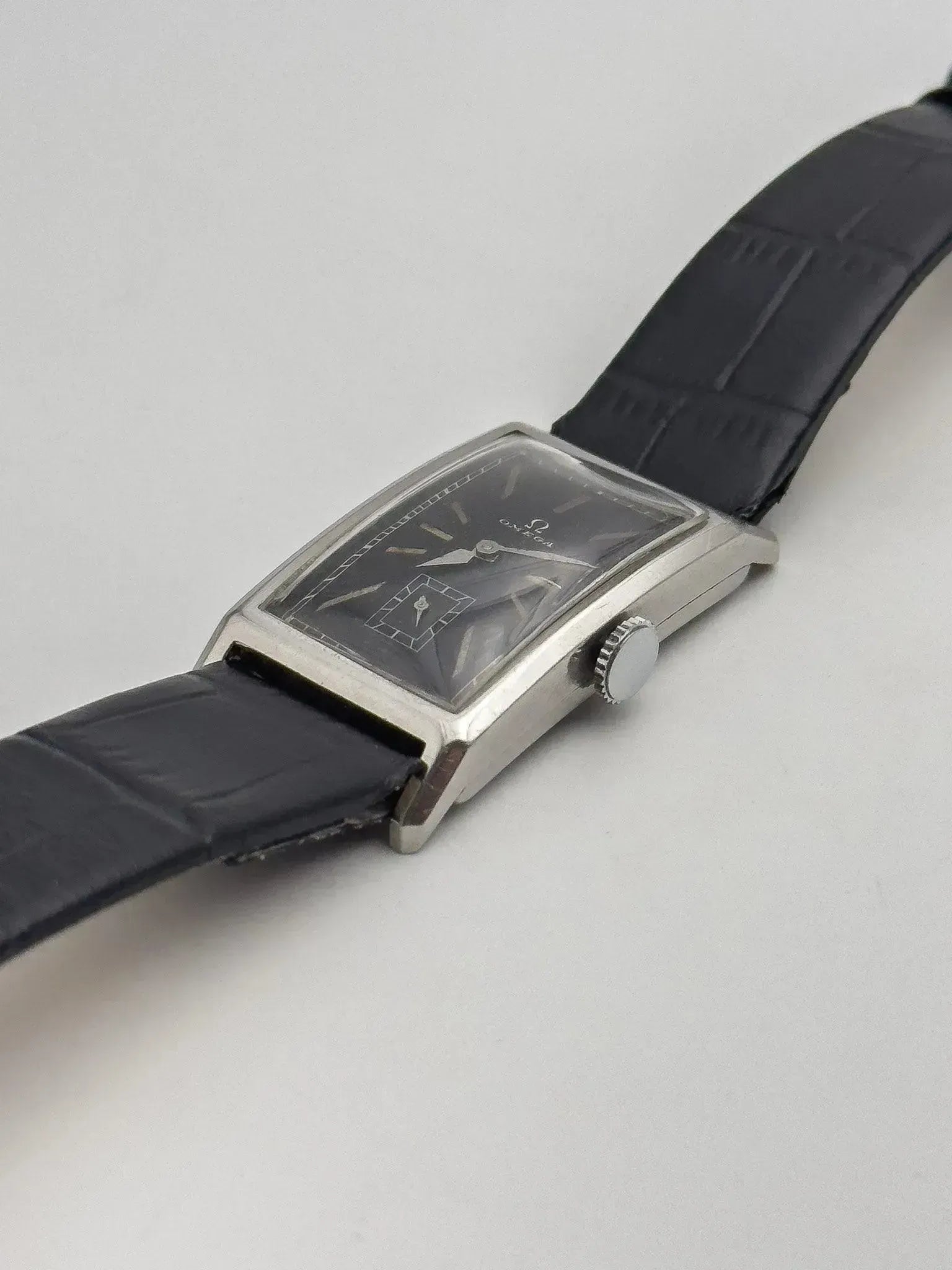 Omega - Tank T17 Curvée Large noir - 1930 - Atelier Victor