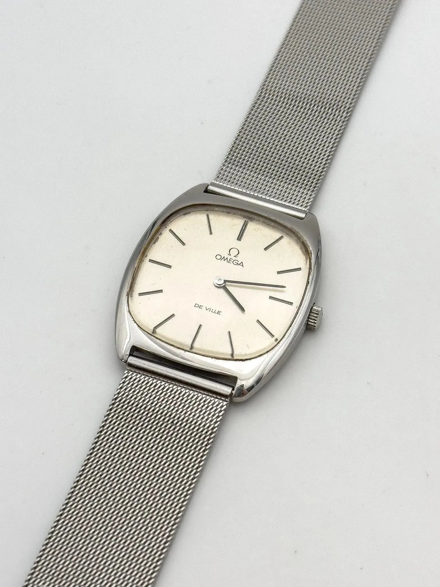 Omega - Tonneau Steel - 1977 - Atelier Victor - Vintage Shop