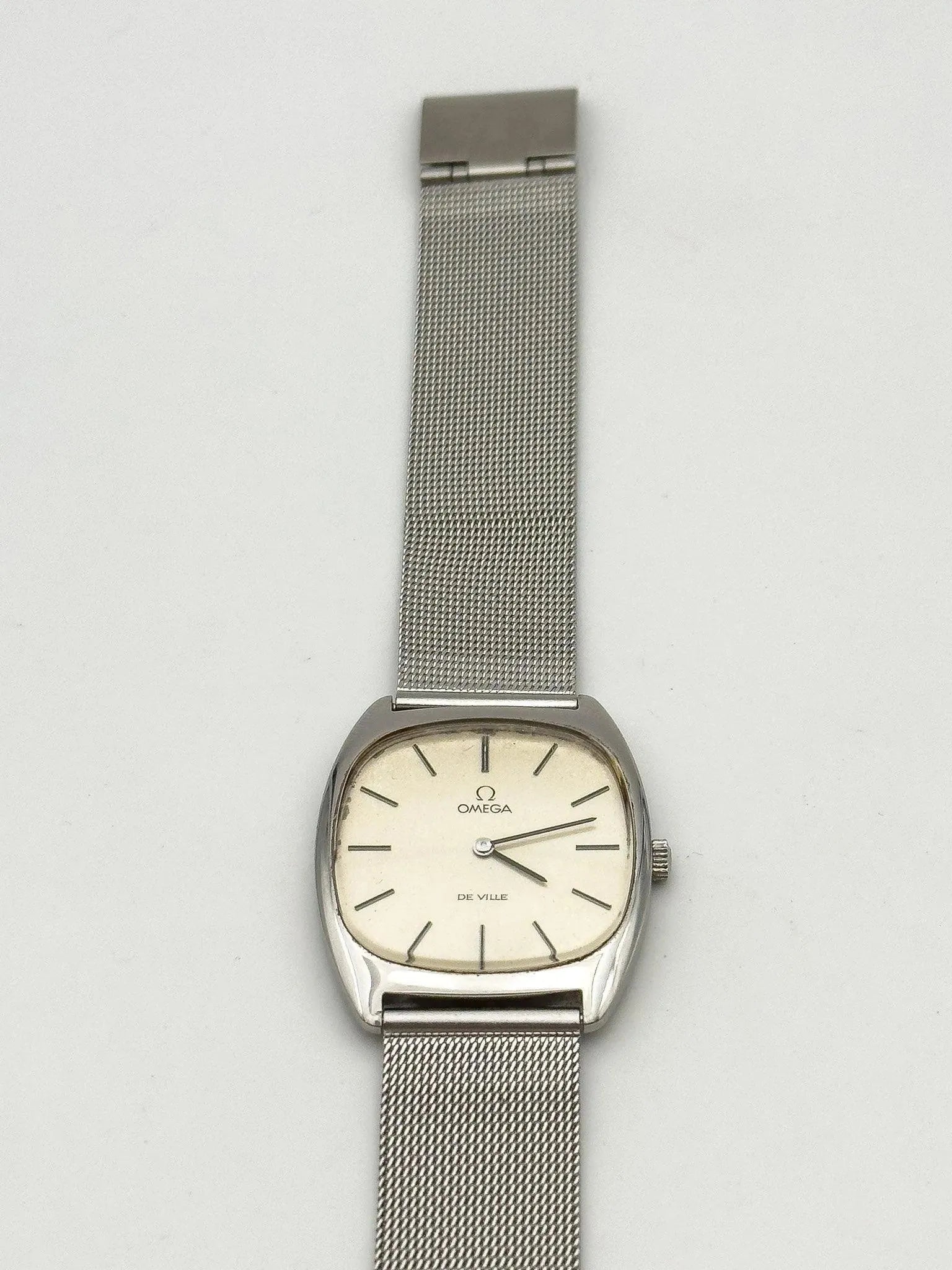 Omega - Tonneau Steel - 1977 - Atelier Victor - Vintage Shop
