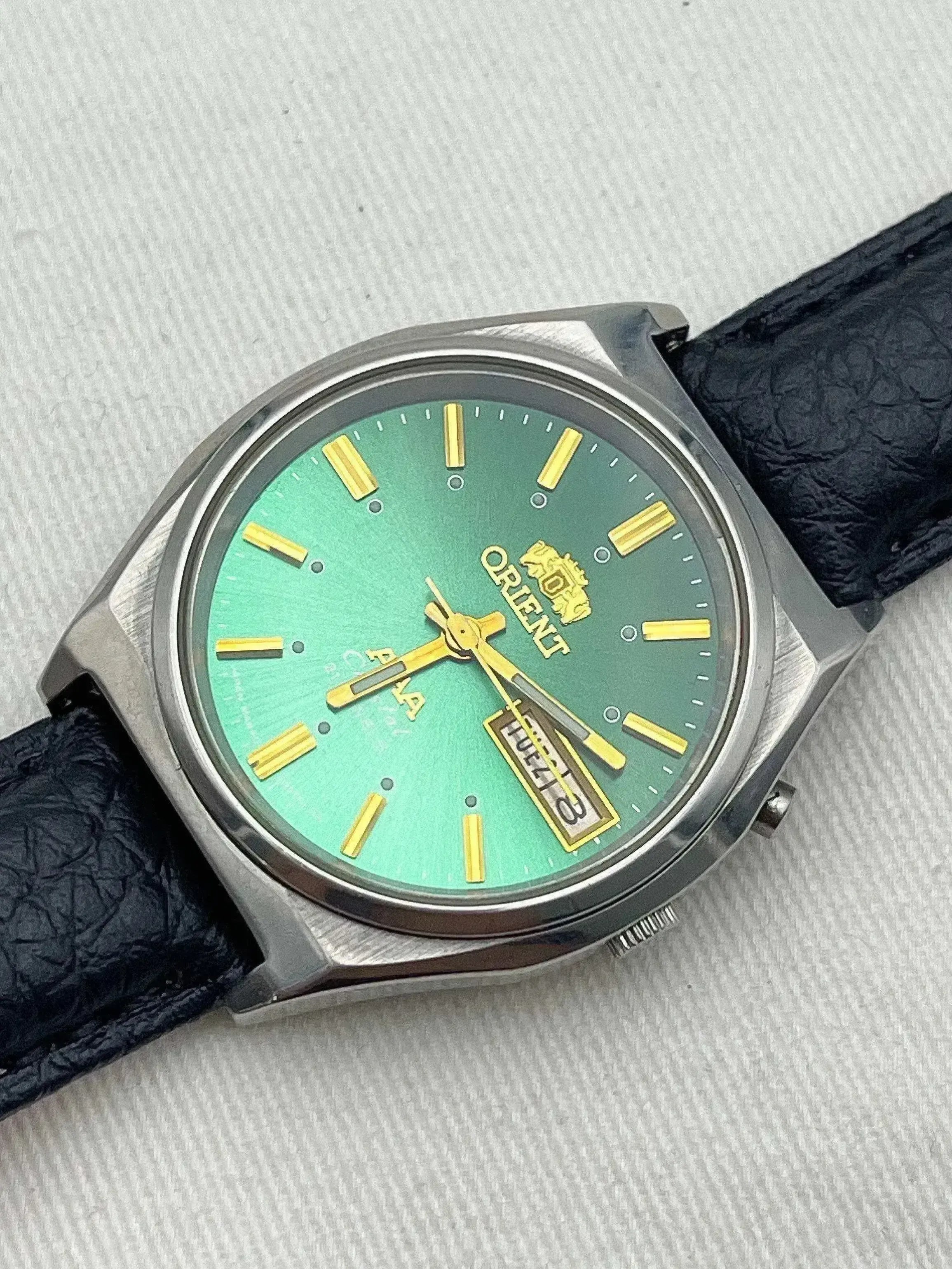 Orient - Acier Vert et index or- 1970s - Atelier Victor