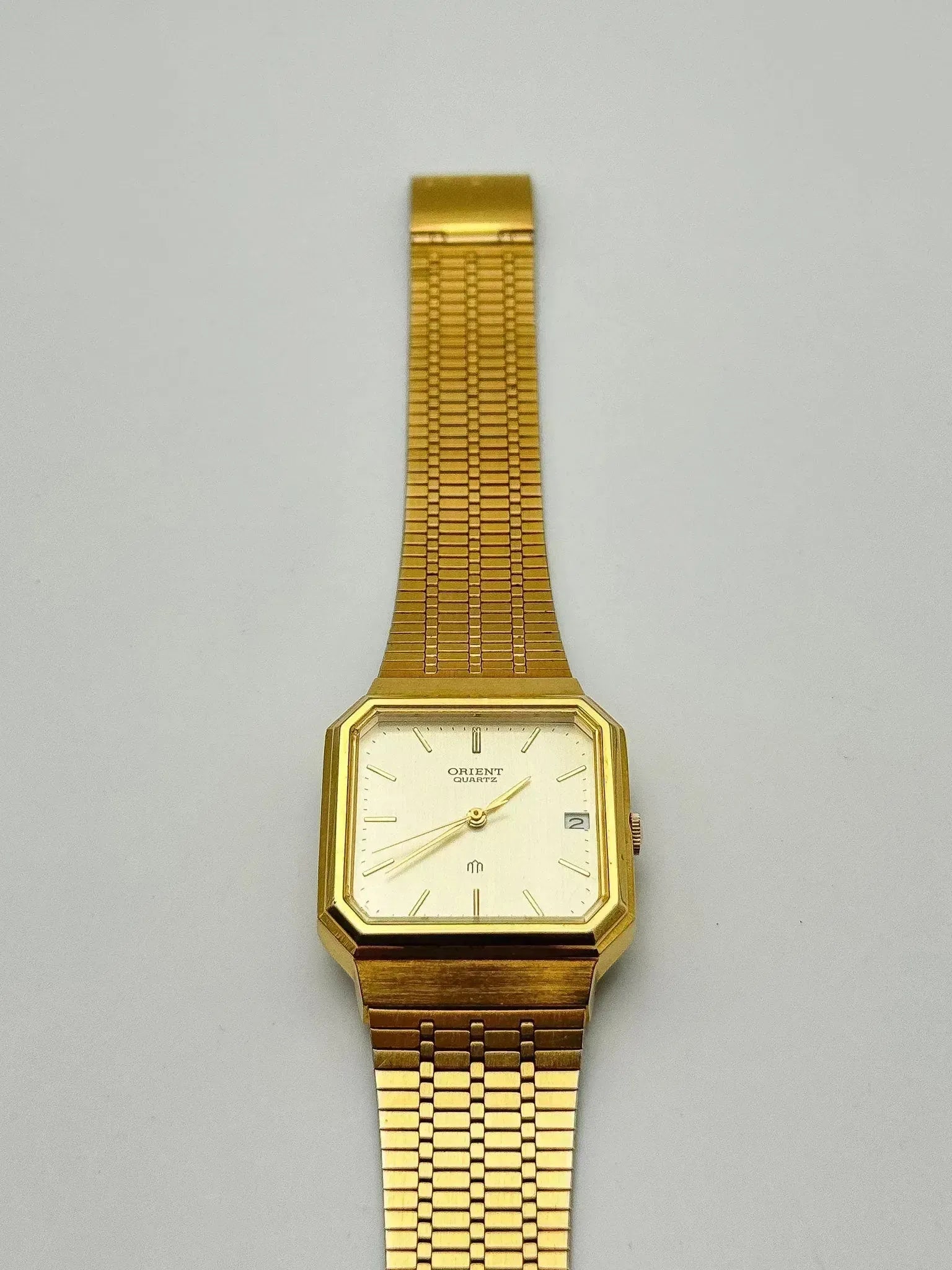 Orient - Carré Acier Doré - 1990s - Atelier Victor
