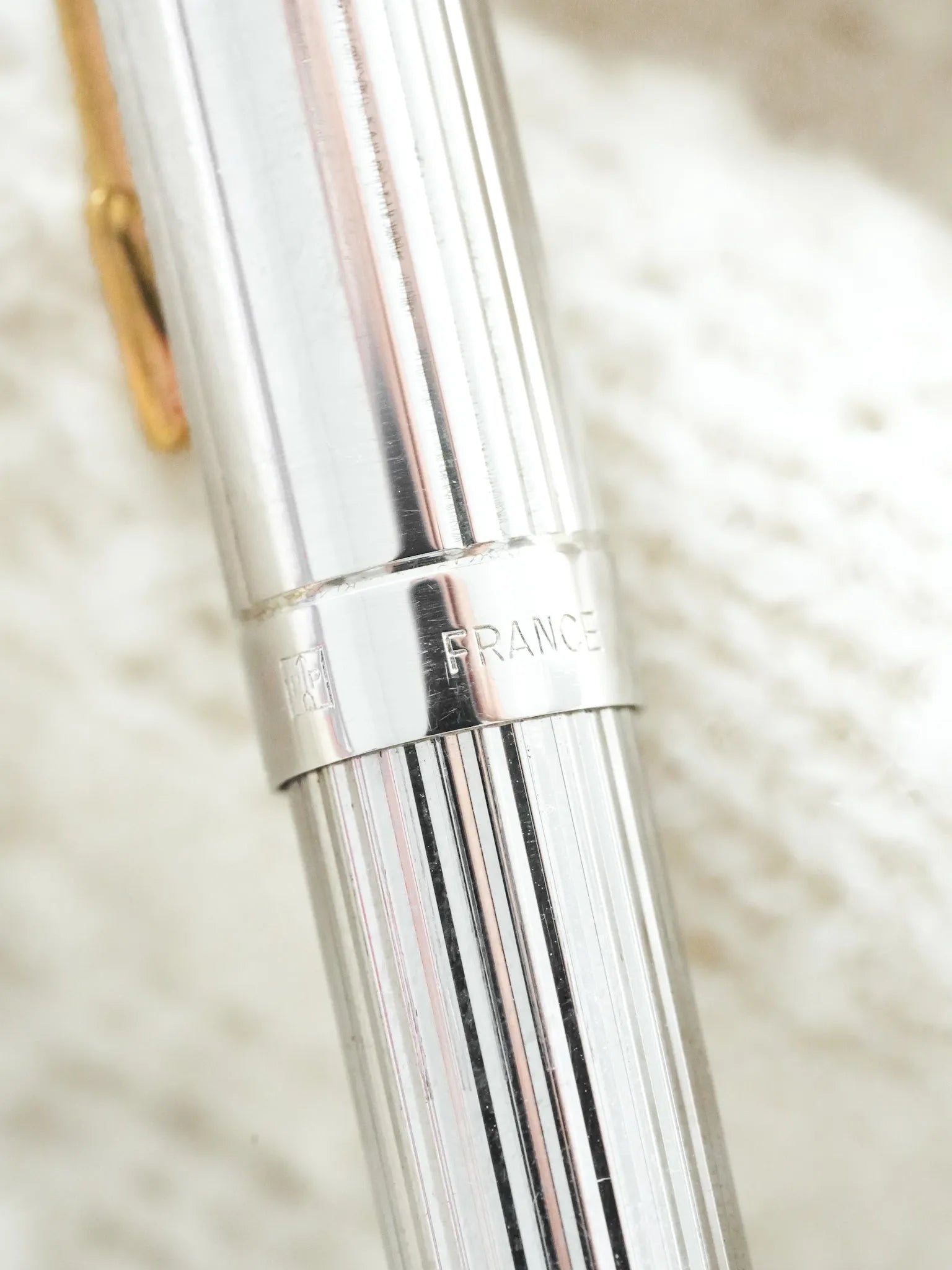 Parker - Stylo bille Parker 75 godron plaqué argent - 1970s - Atelier Victor - Vintage Shop