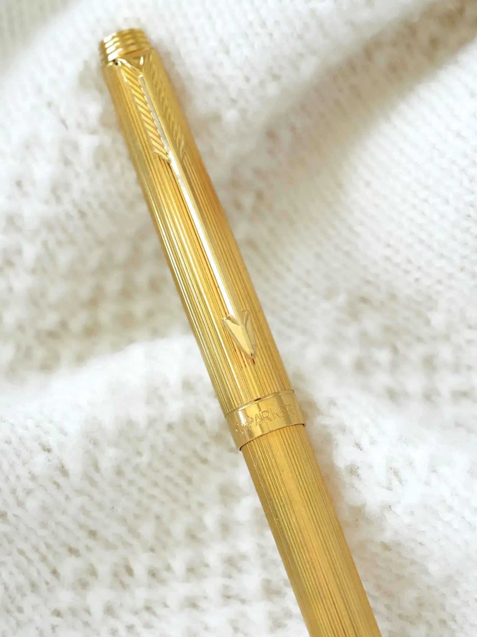 Parker - Stylo bille PARKER 75 Milleraies plaqué or logo large - 1970s - Atelier Victor