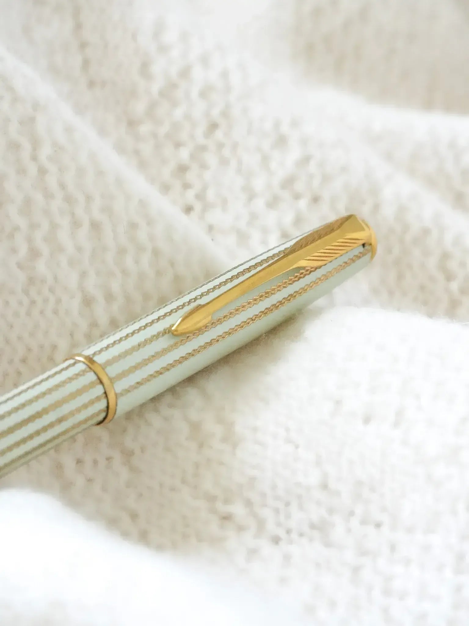 Parker - Stylo bille Prototype Sonnet laque vert d'eau plaqué or - 1990s - Atelier Victor