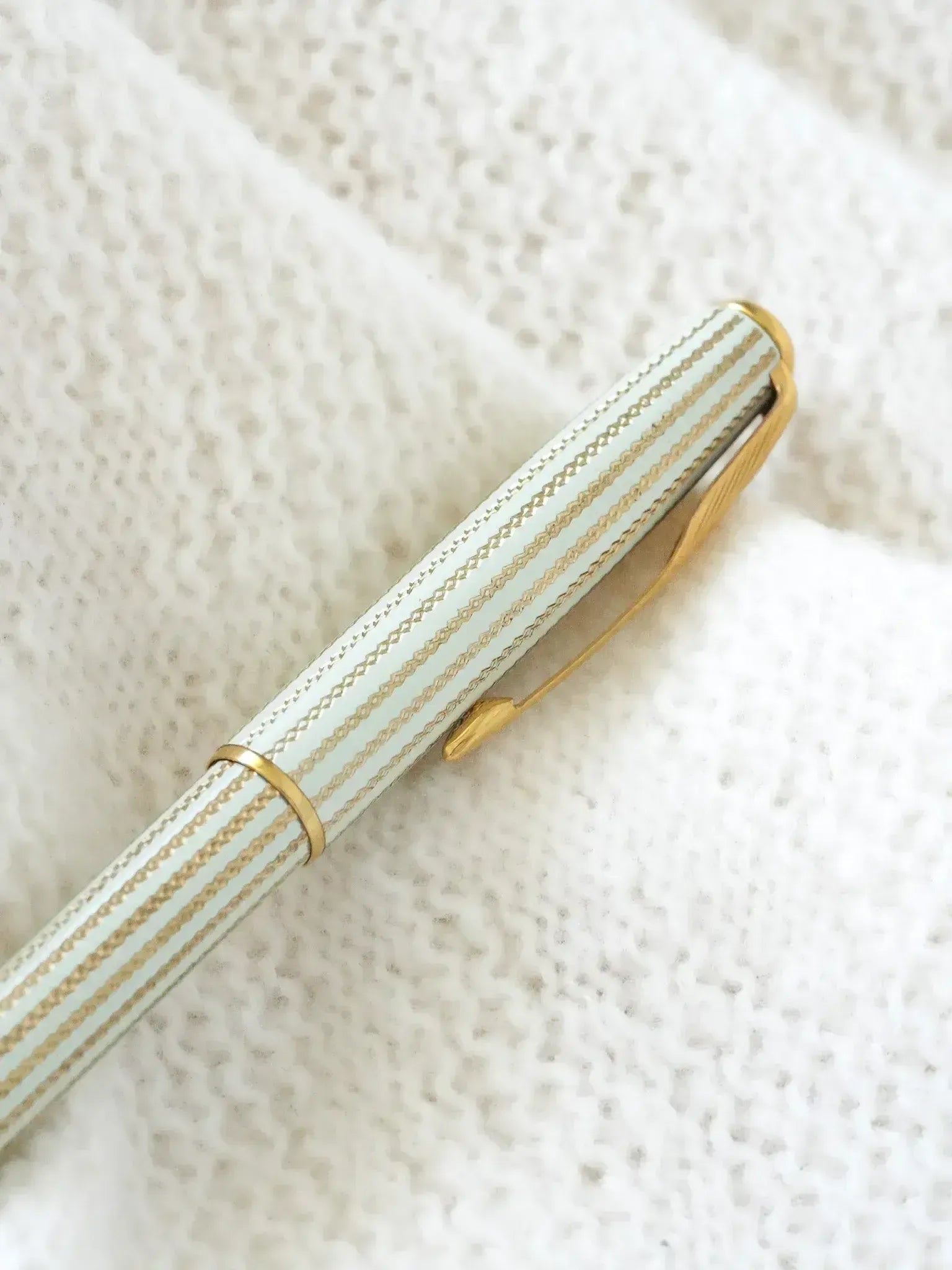 Parker - Stylo bille Prototype Sonnet laque vert d'eau plaqué or - 1990s - Atelier Victor