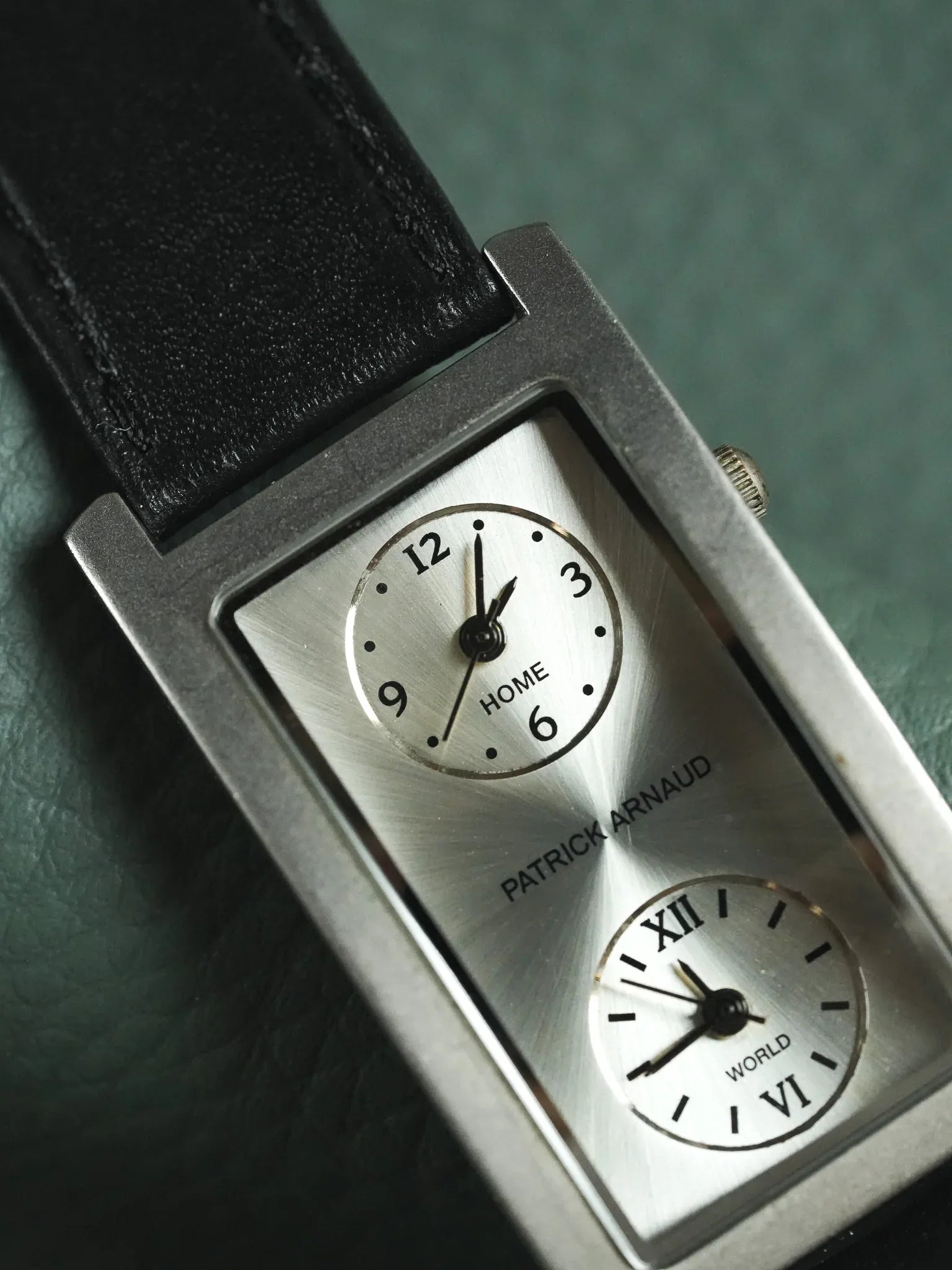 Patrick Arnaud - Tank Allongée GMT 2 mouvements - 2000s - Atelier Victor - Vintage Shop