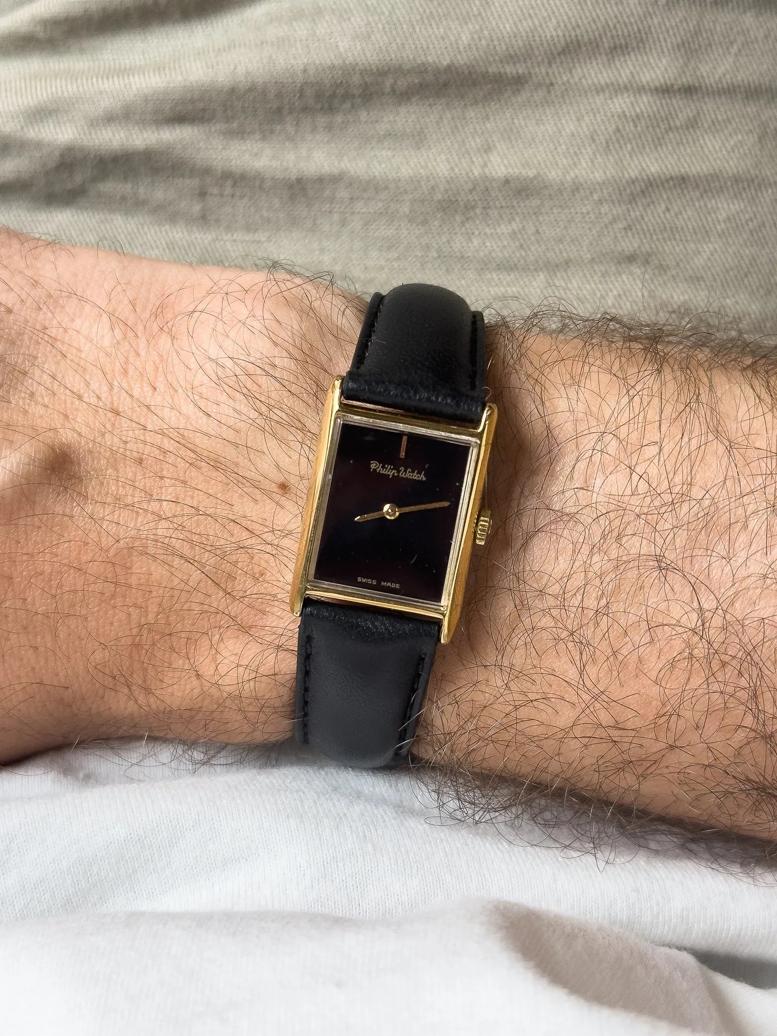 Philips Watch - Mini Tank Or Cadran noir - 1980s - Atelier Victor - Vintage Shop