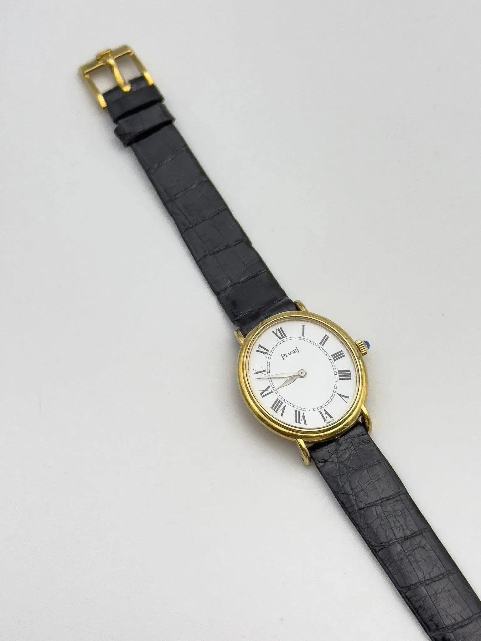 Piaget - Small Ellipse 18k Gold - 1980s - Atelier Victor Paris - Vintage Watch Shop Dubai