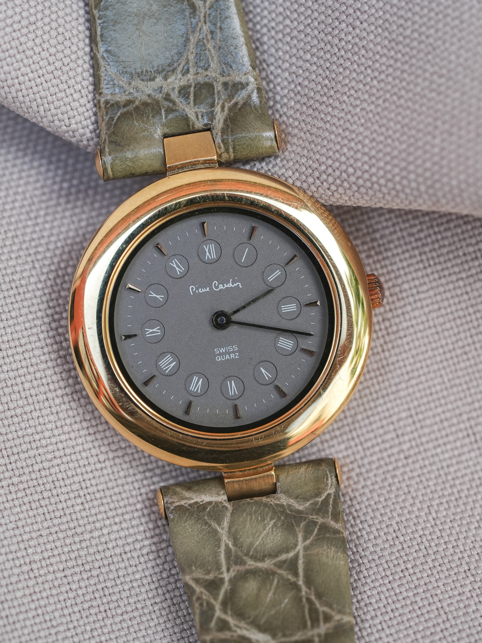 PIerre Cardin - Circle Plaqué or double index anthracite - NOS - 1980s - Atelier Victor - Vintage Shop