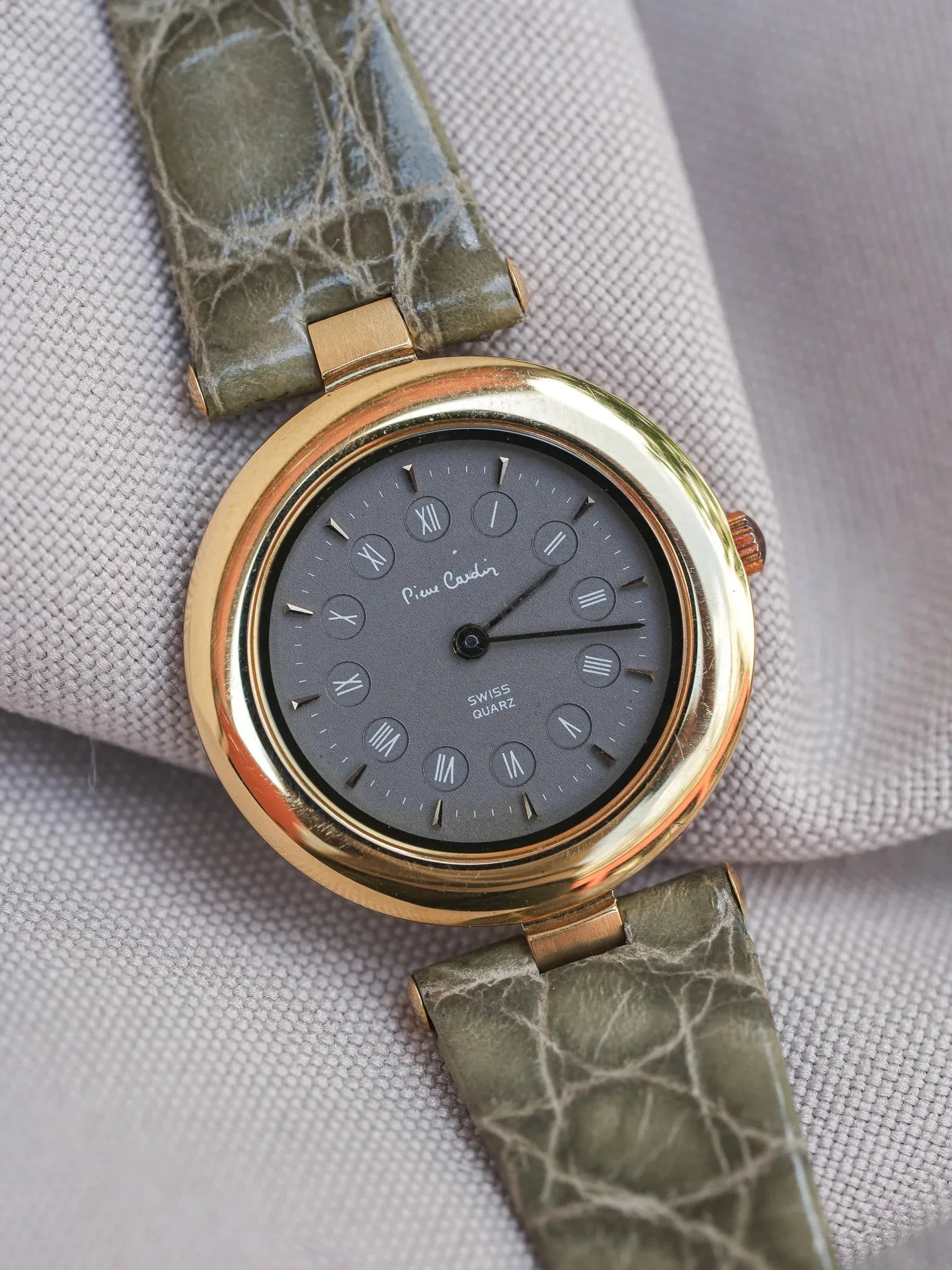 PIerre Cardin - Circle Plaqué or double index anthracite - NOS - 1980s - Atelier Victor - Vintage Shop