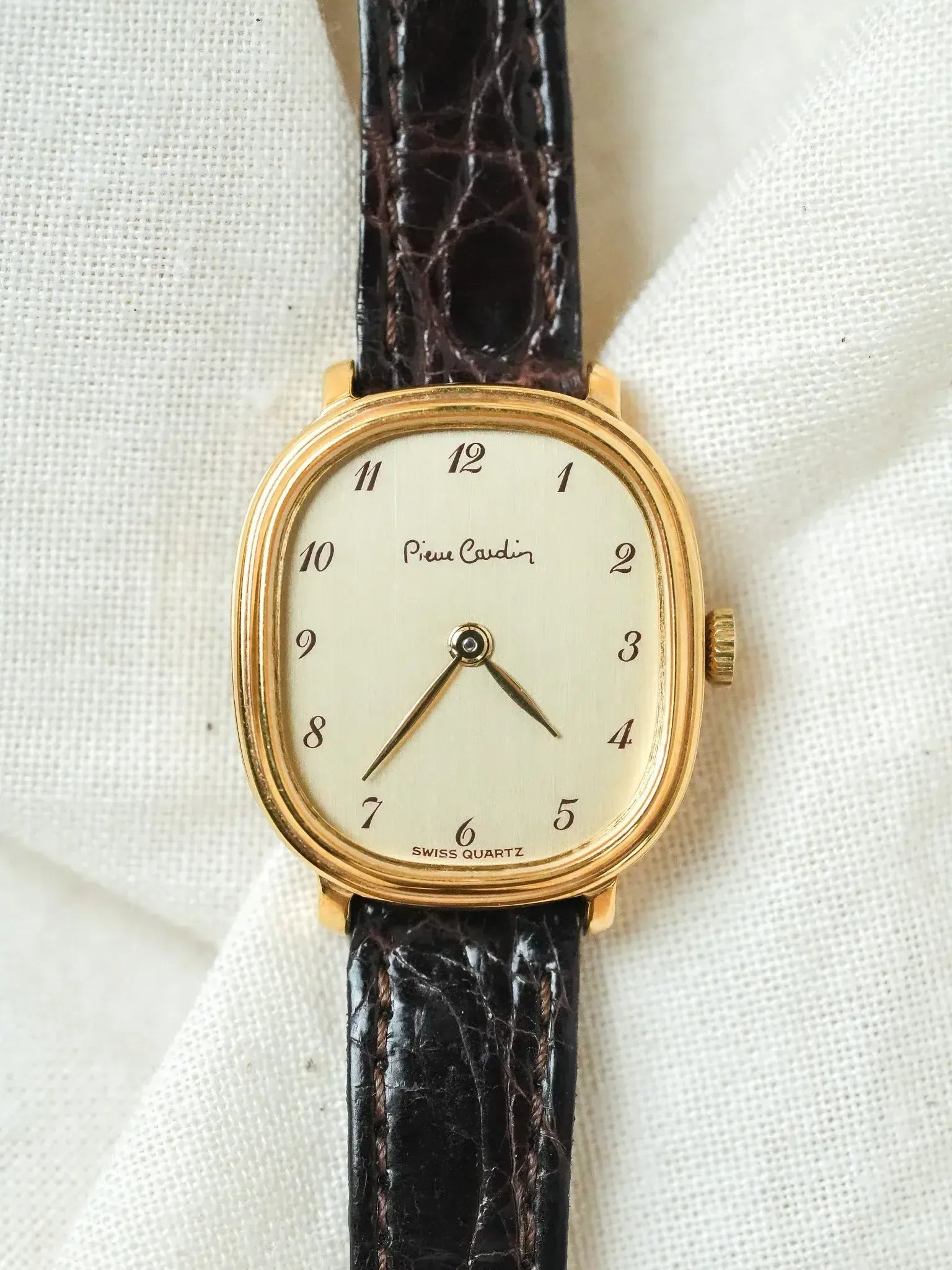 PIerre Cardin - Ellipse Femme Plaqué or Cadran or - NOS - 1980s - Atelier Victor