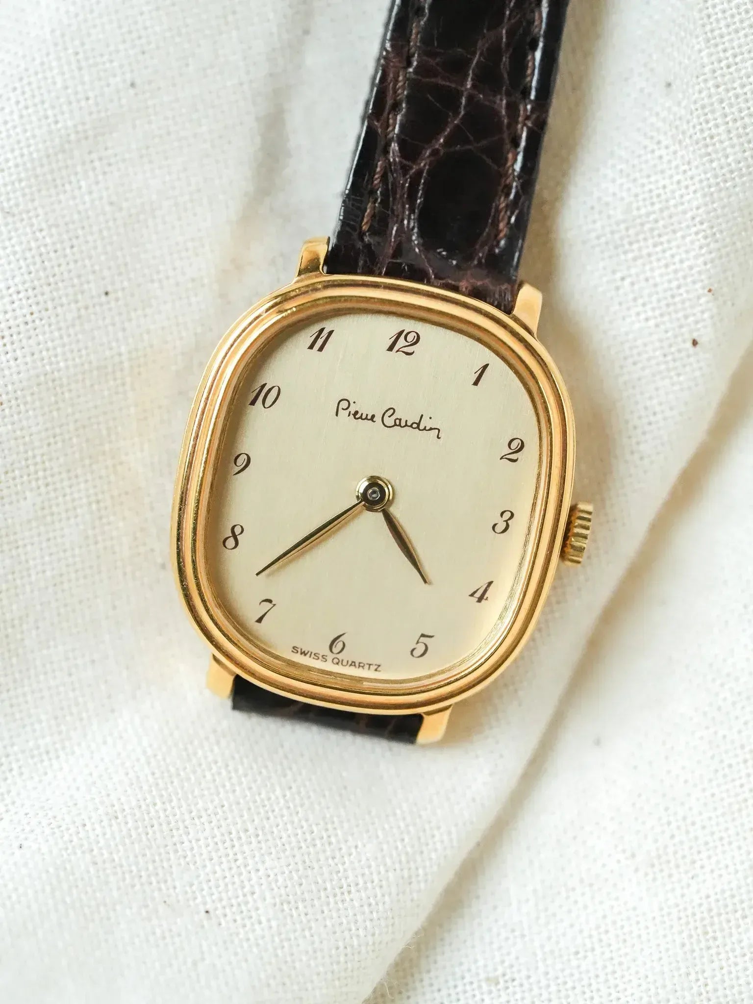 PIerre Cardin - Ellipse Femme Plaqué or Cadran or - NOS - 1980s - Atelier Victor