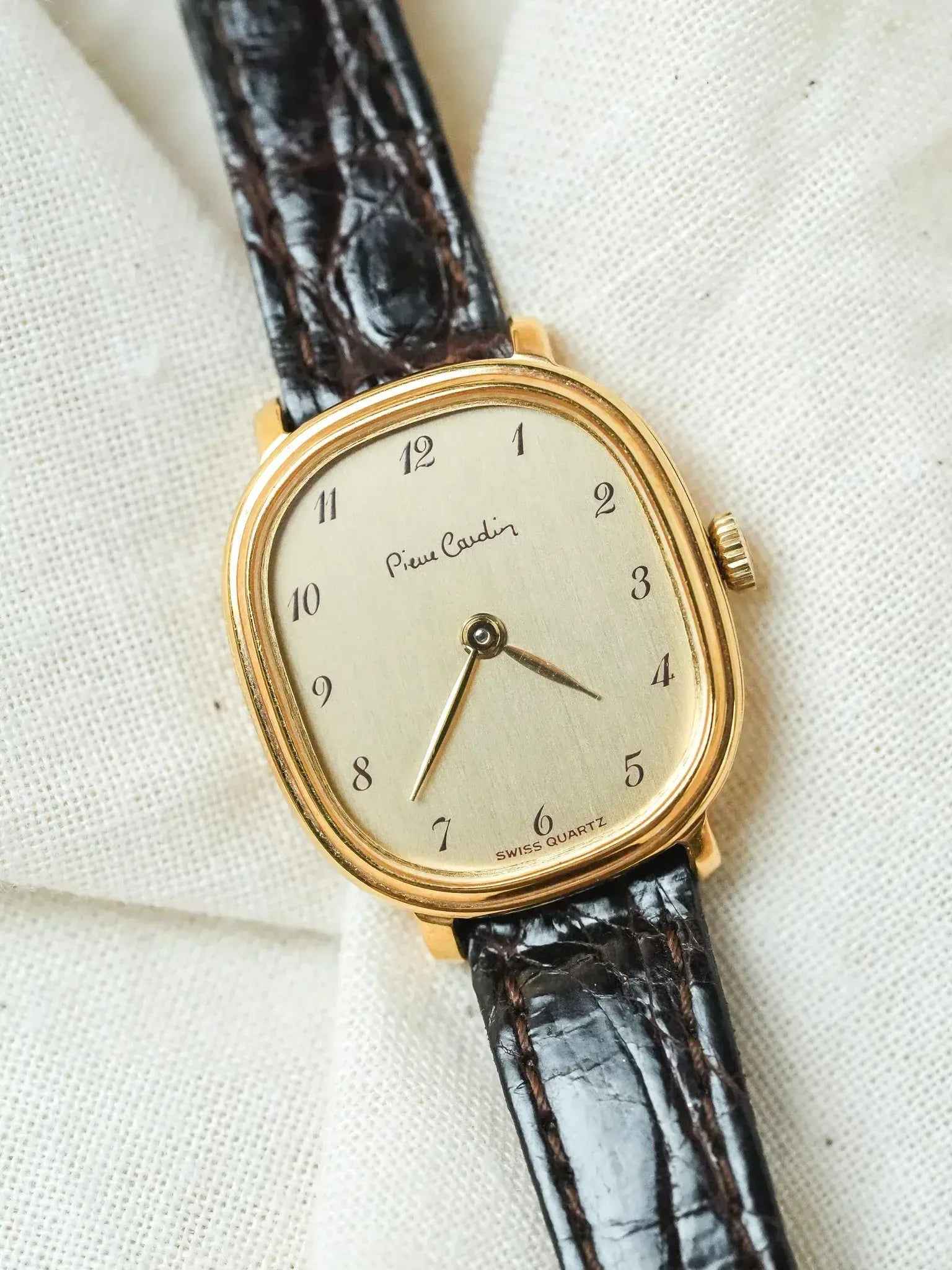 PIerre Cardin - Ellipse Femme Plaqué or Cadran or - NOS - 1980s - Atelier Victor