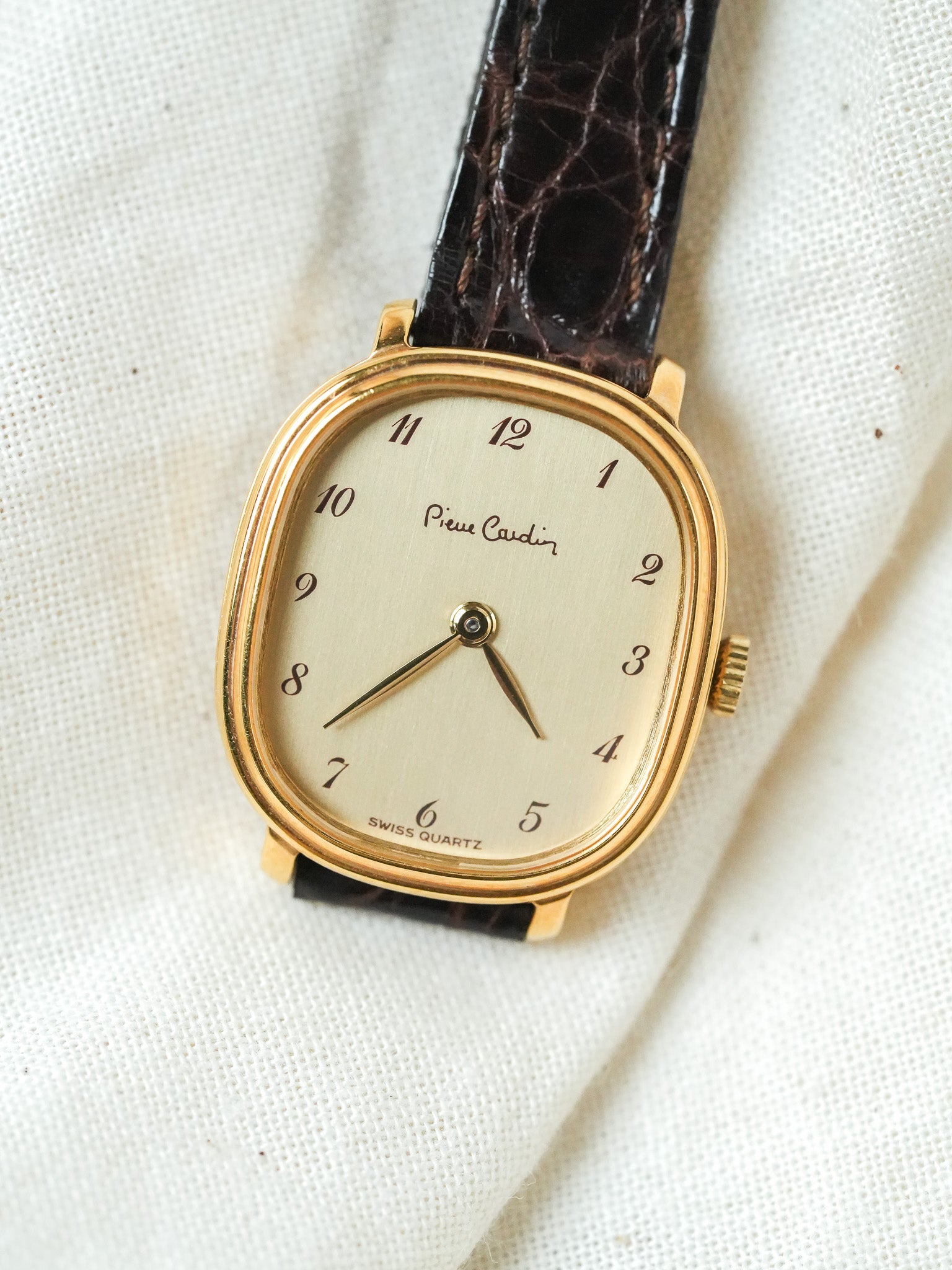 PIerre Cardin - Ellipse Femme Plaqué or Cadran or - NOS - 1980s - Atelier Victor - Vintage Shop