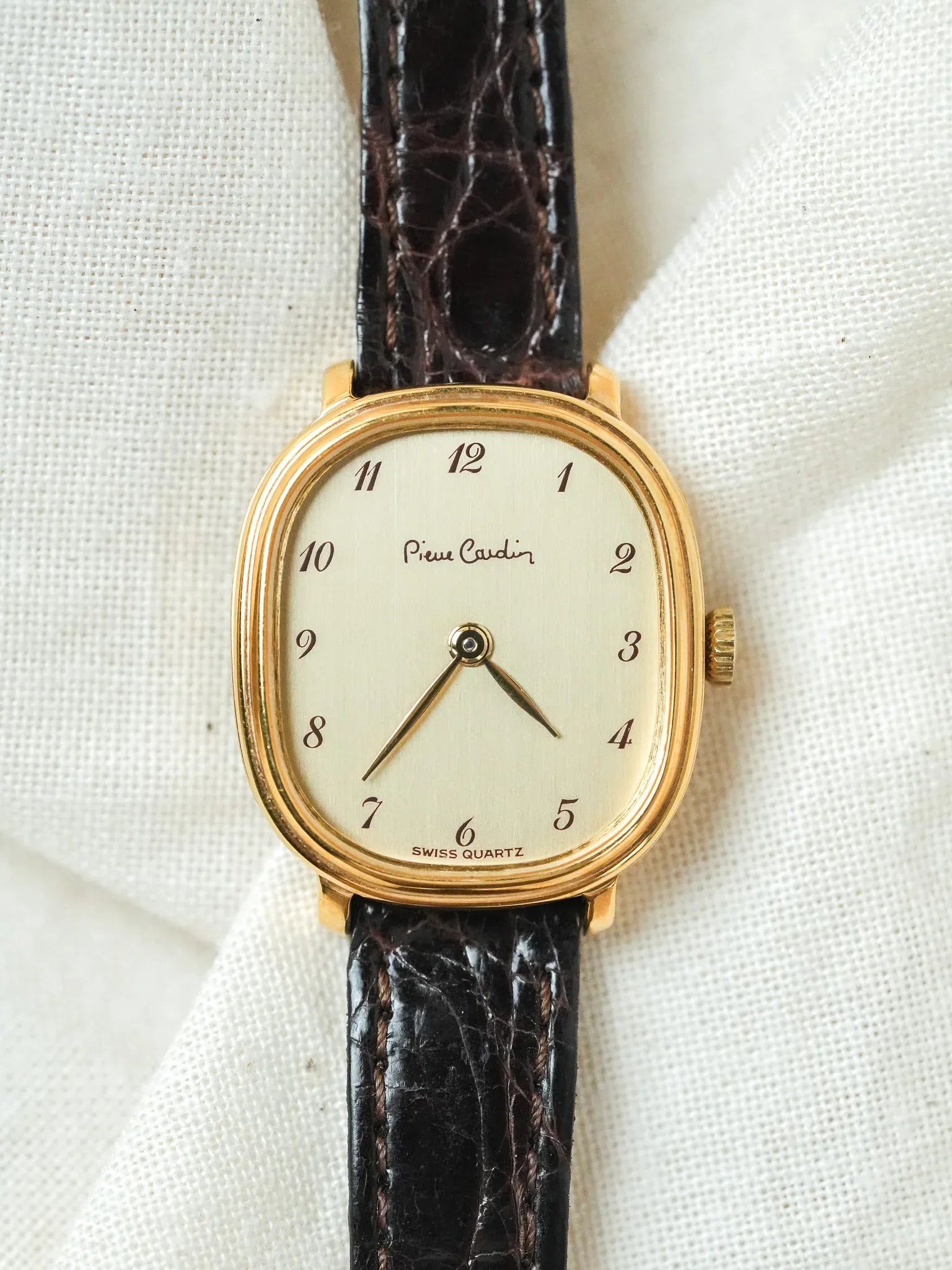 PIerre Cardin - Ellipse Femme Plaqué or Cadran or - NOS - 1980s - Atelier Victor - Vintage Shop