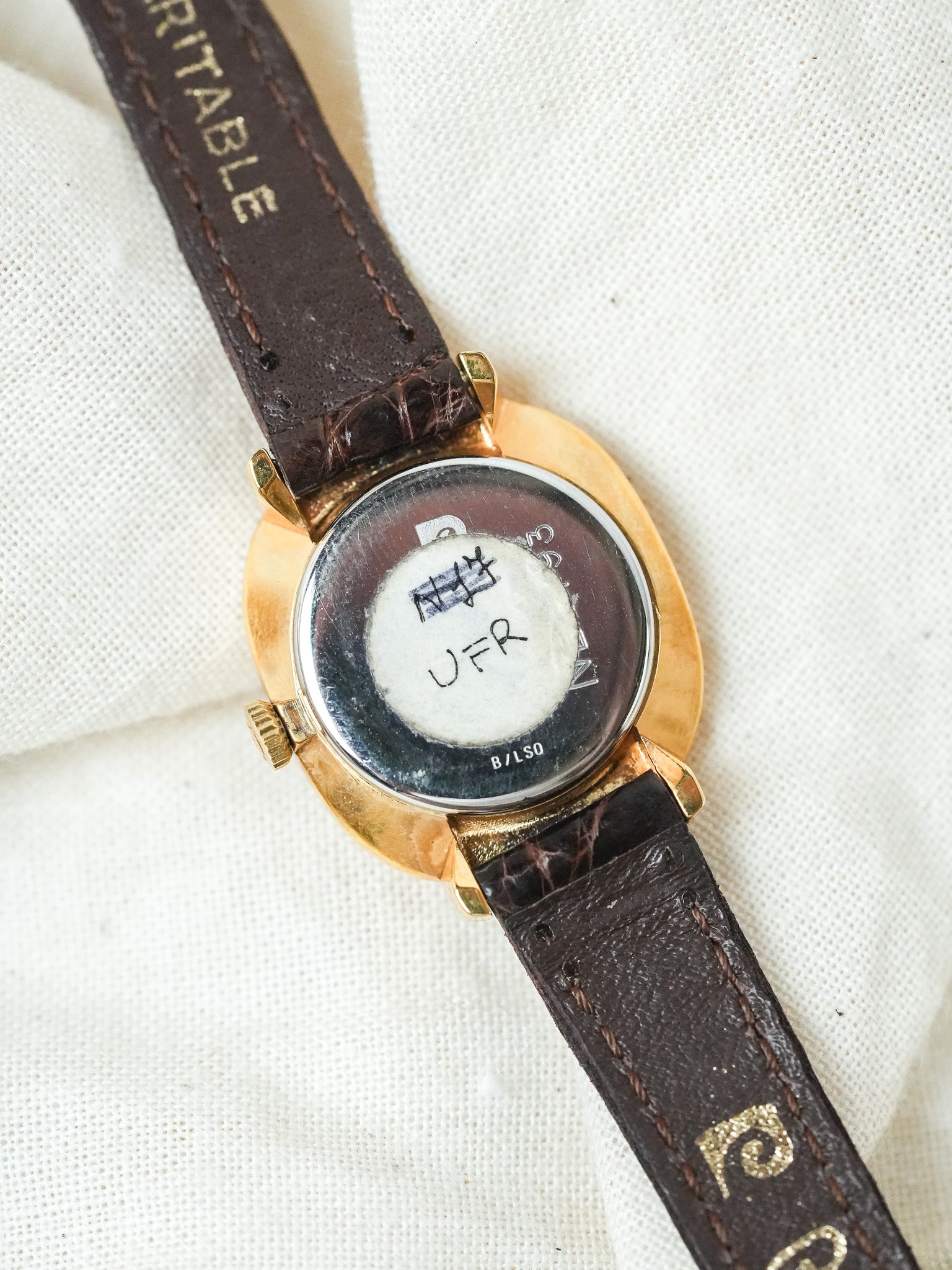 PIerre Cardin - Ellipse Femme Plaqué or Cadran or - NOS - 1980s - Atelier Victor - Vintage Shop