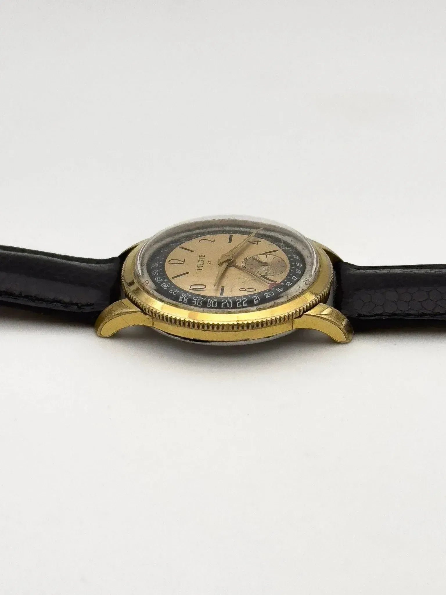 Pilote SA - Pointer Day Date - 1960s - Atelier Victor