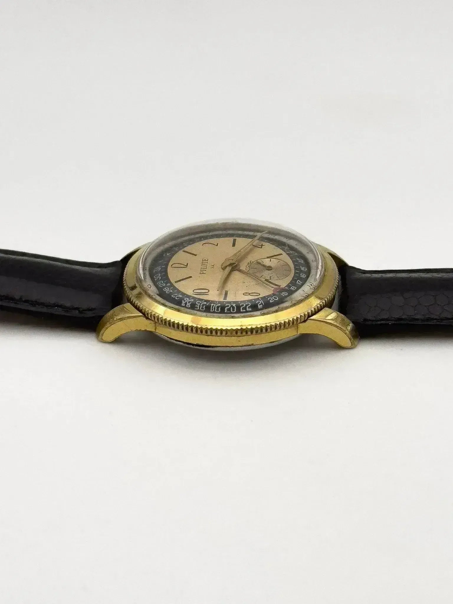 Pilote SA - Pointer Day Date - 1960s - Atelier Victor