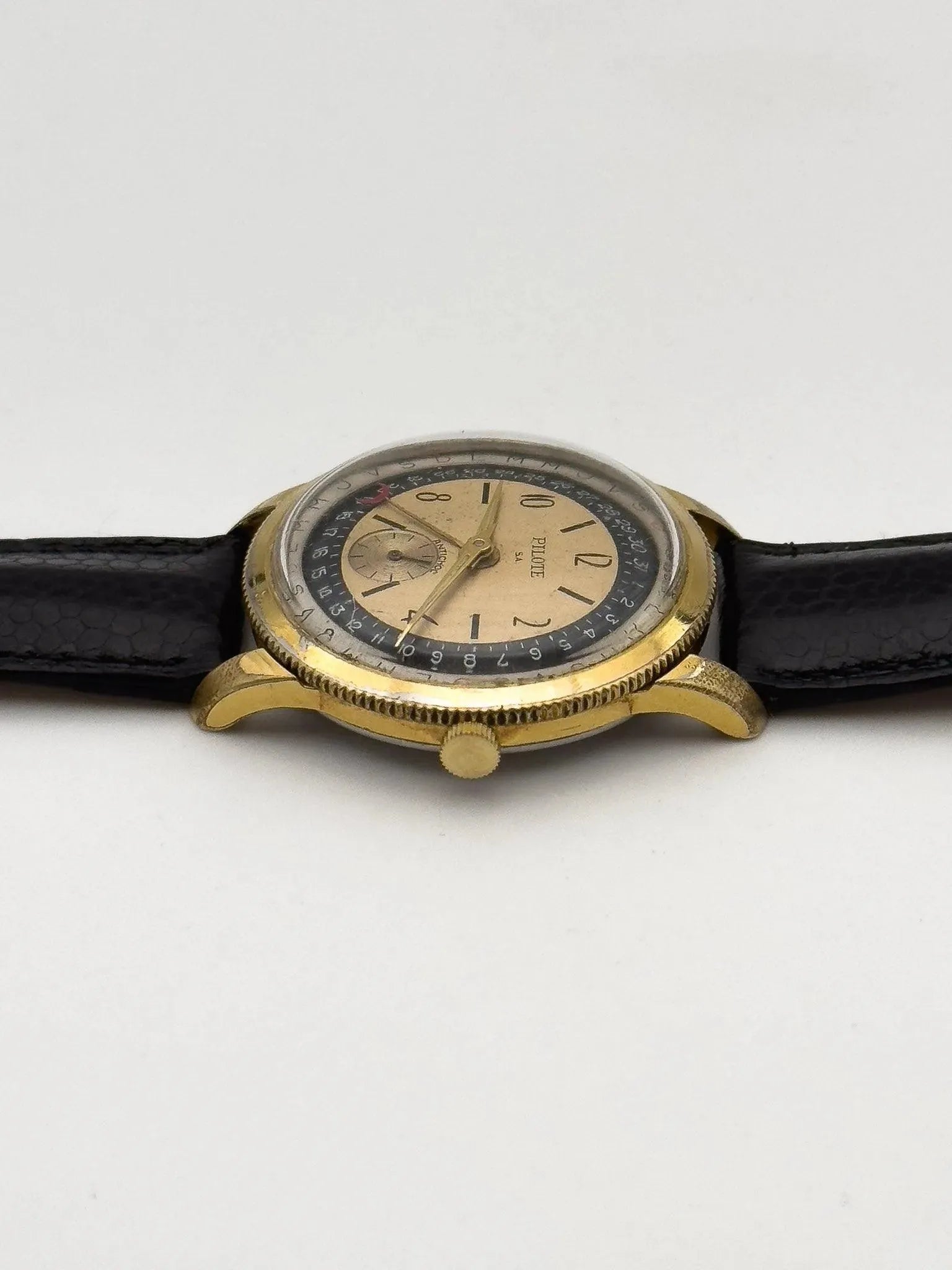 Pilote SA - Pointer Day Date - 1960s - Atelier Victor - Vintage Shop