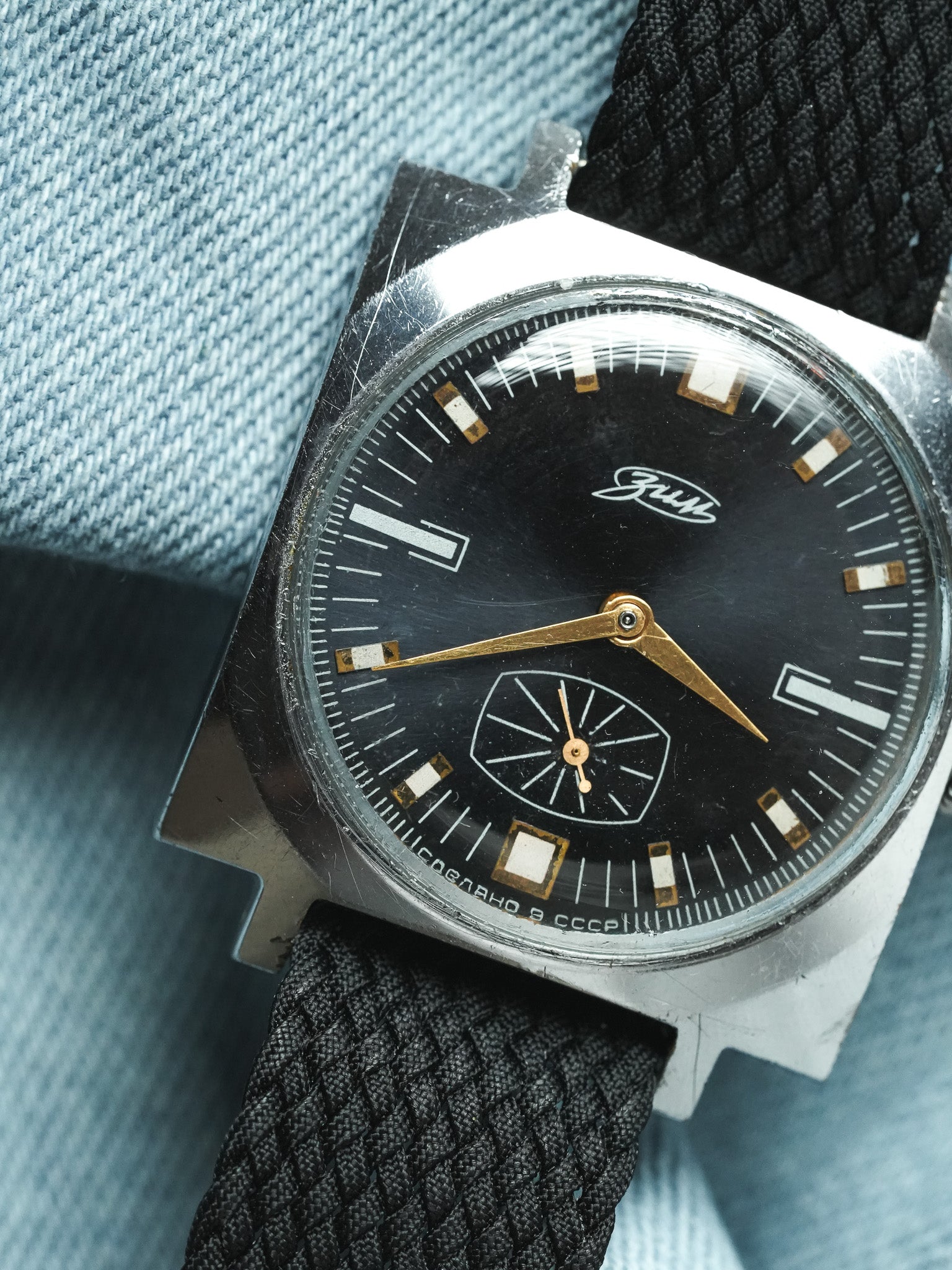 Pobeda Zim - Carré Acier Noir Petite-seconde - 1960s - Atelier Victor - Vintage Shop