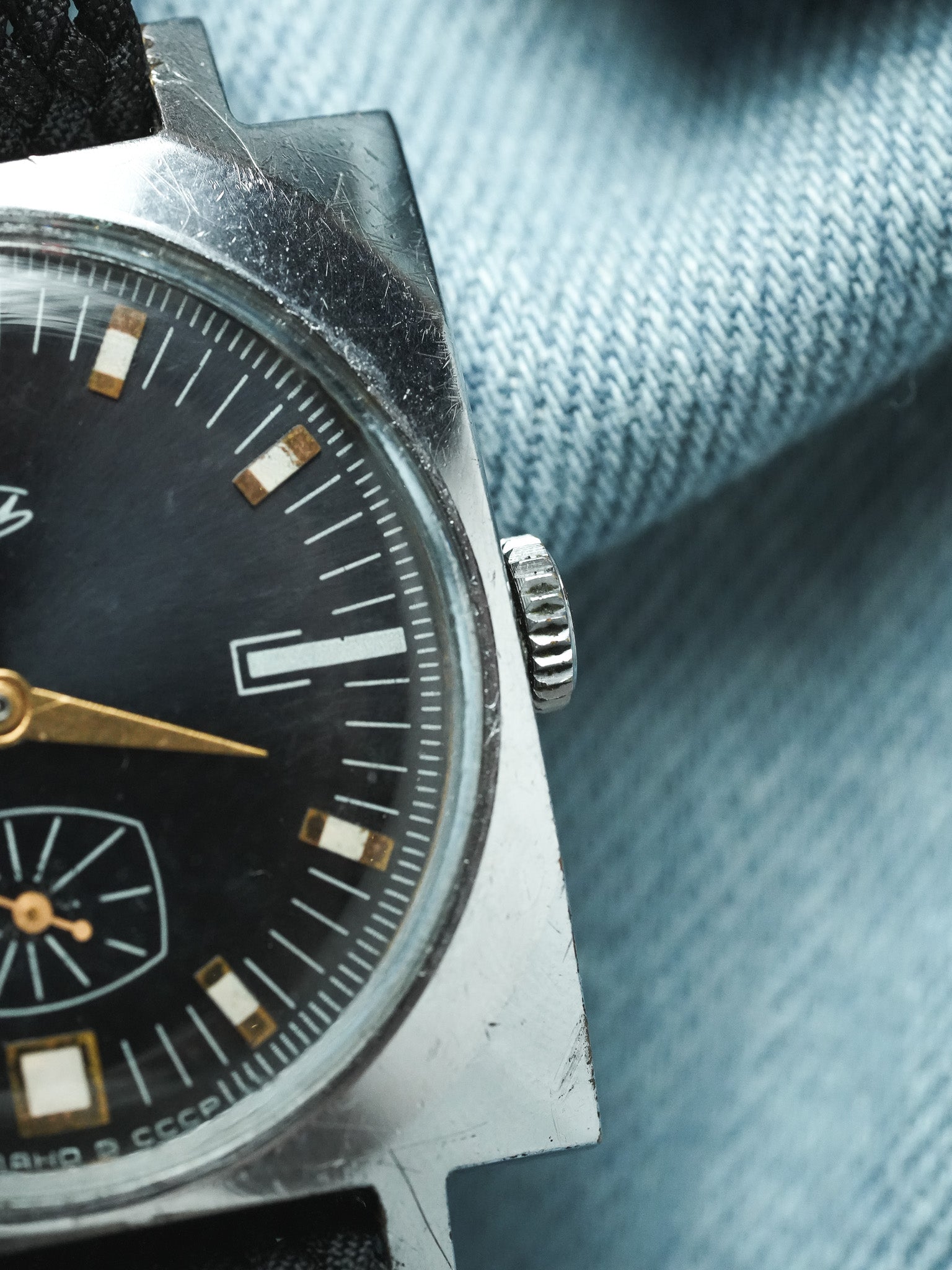 Pobeda Zim - Carré Acier Noir Petite-seconde - 1960s - Atelier Victor - Vintage Shop