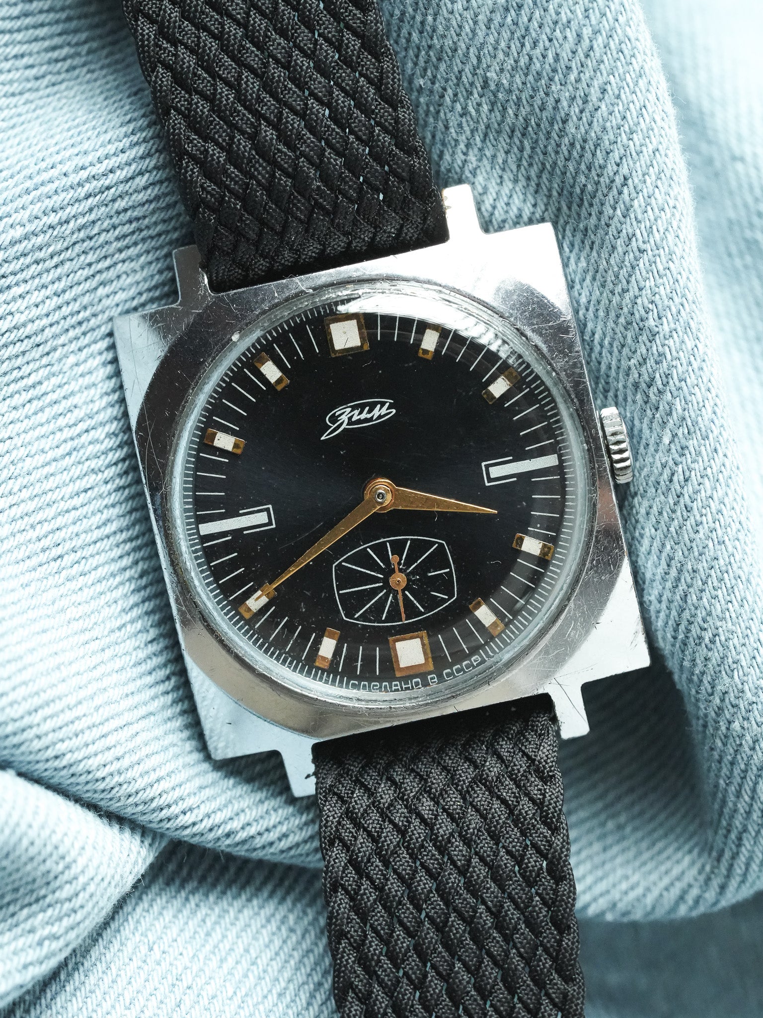 Pobeda Zim - Carré Acier Noir Petite-seconde - 1960s - Atelier Victor - Vintage Shop
