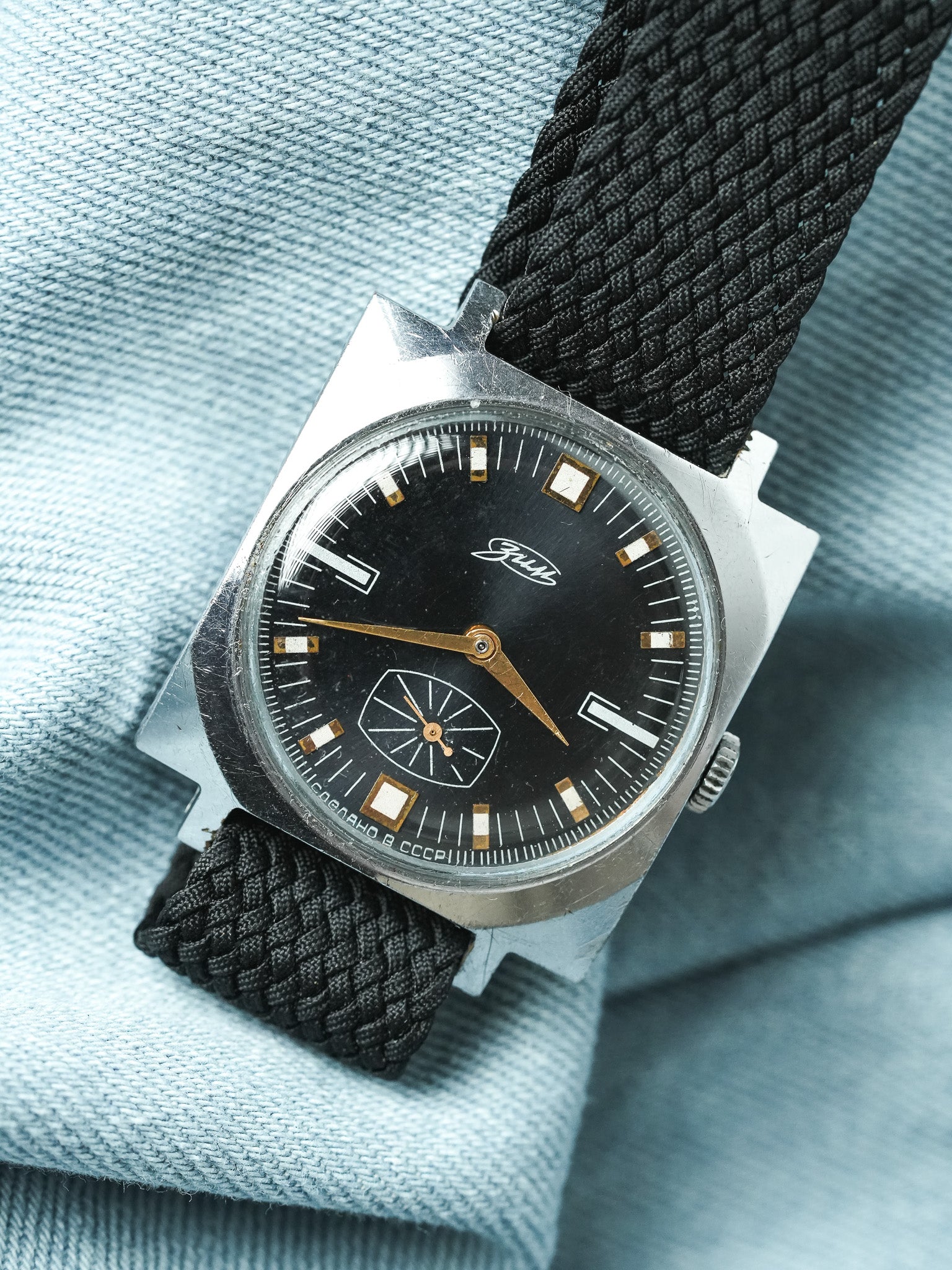 Pobeda Zim - Carré Acier Noir Petite-seconde - 1960s - Atelier Victor - Vintage Shop
