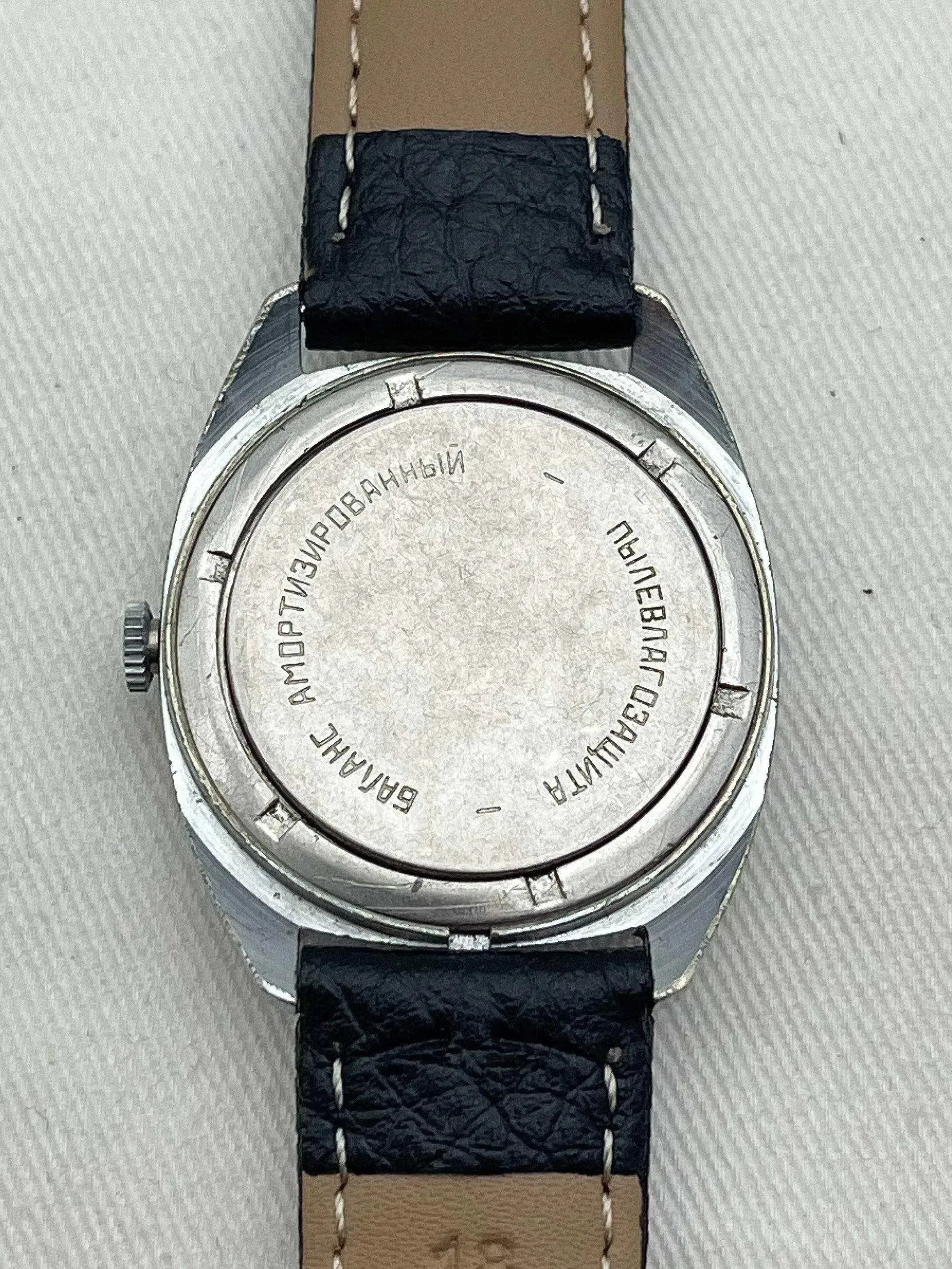 Poljot - Cadra noir date - 1970s - Atelier Victor