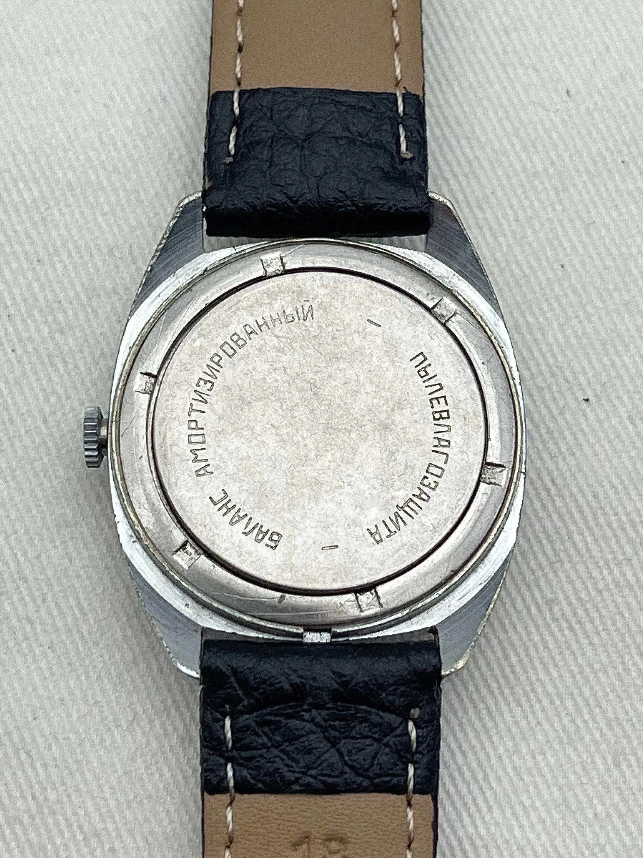 Poljot - Cadra noir date - 1970s - Atelier Victor - Vintage Shop