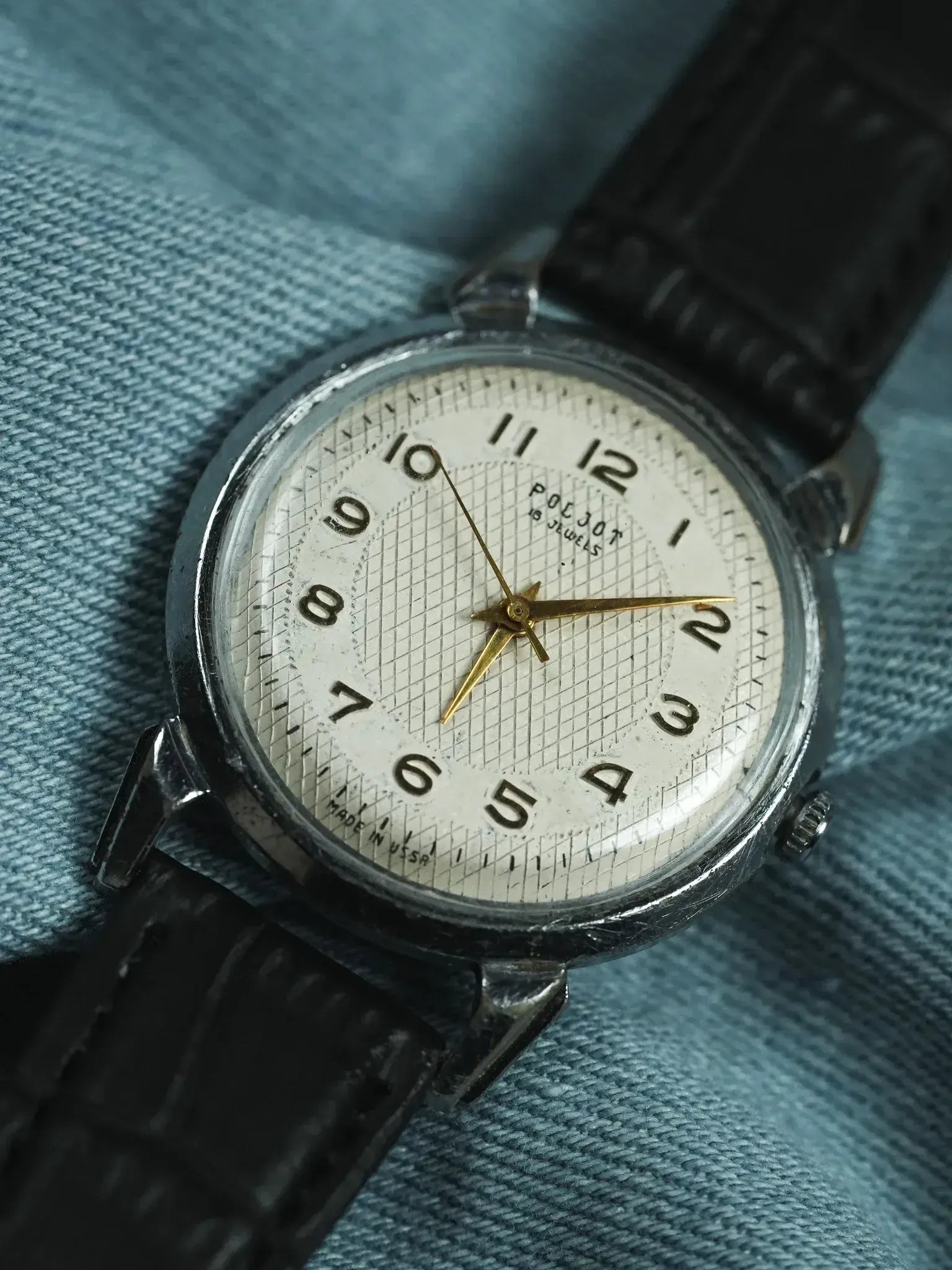 Poljot - Cornes Gouttes d'eau cadran guilloché index or - 1960s - Atelier Victor