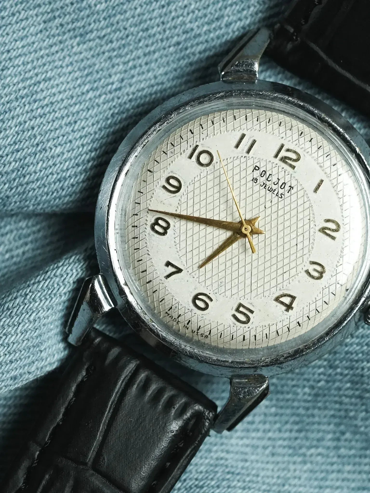 Poljot - Cornes Gouttes d'eau cadran guilloché index or - 1960s - Atelier Victor