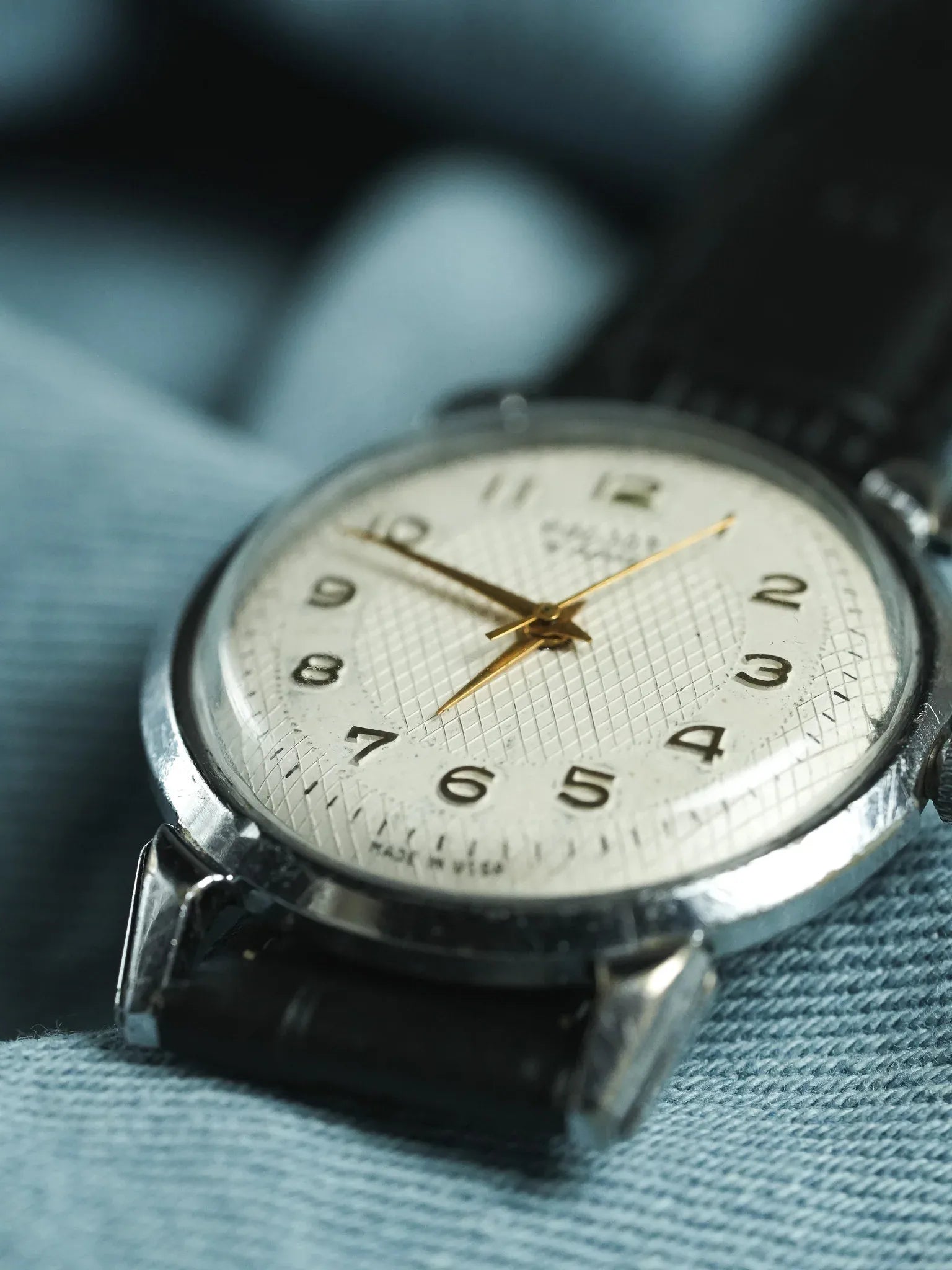 Poljot - Cornes Gouttes d'eau cadran guilloché index or - 1960s - Atelier Victor