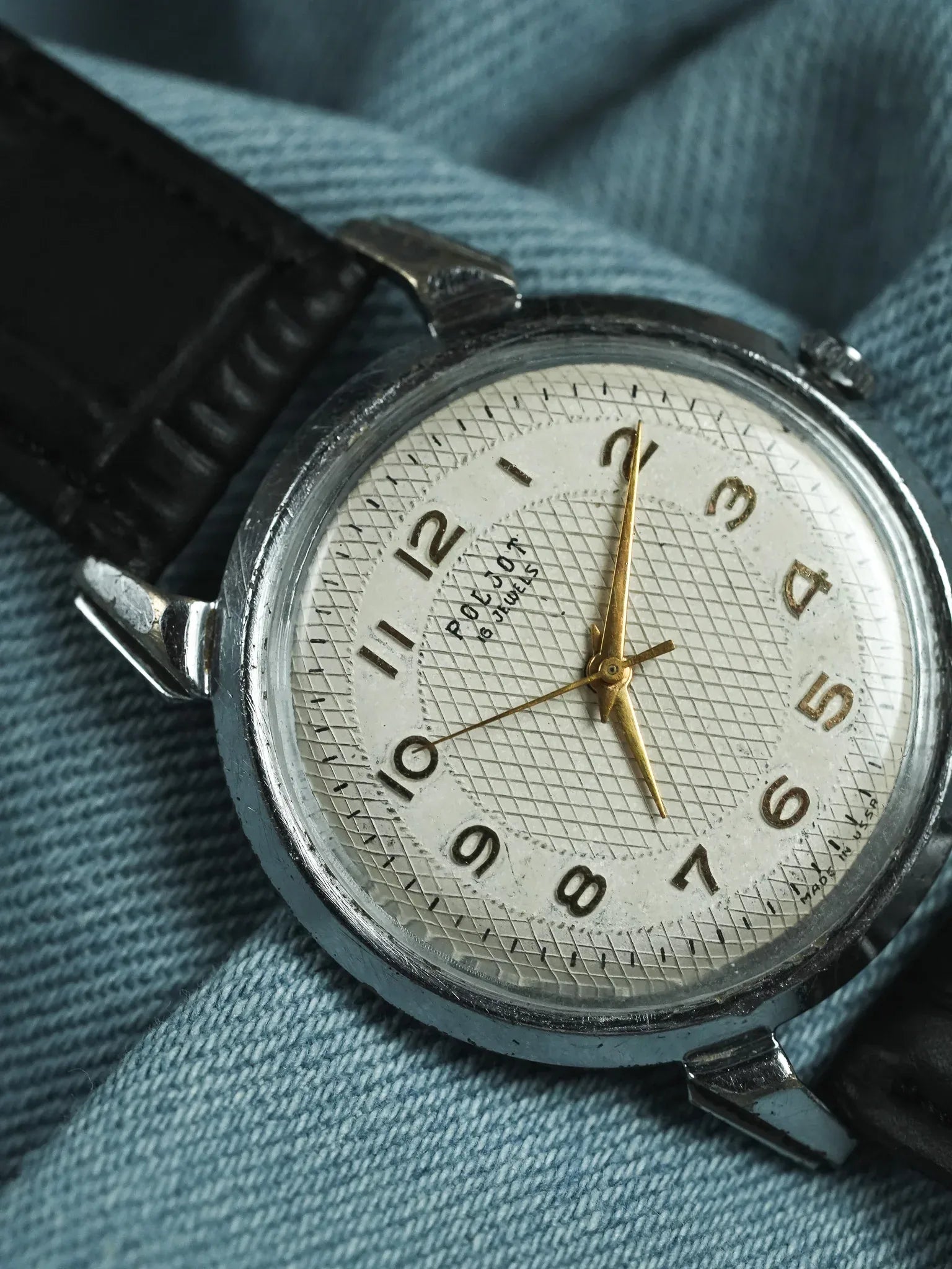 Poljot - Cornes Gouttes d'eau cadran guilloché index or - 1960s - Atelier Victor