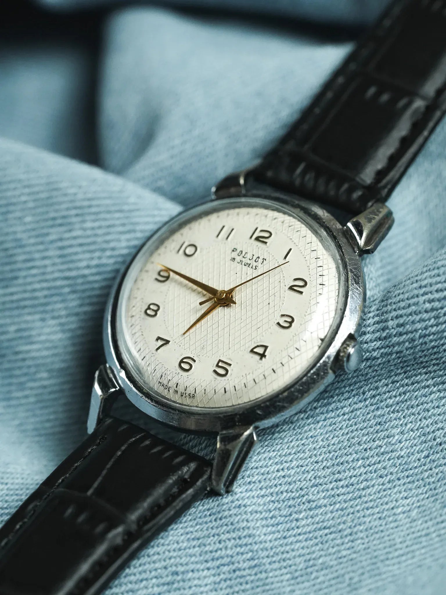 Poljot - Cornes Gouttes d'eau cadran guilloché index or - 1960s - Atelier Victor