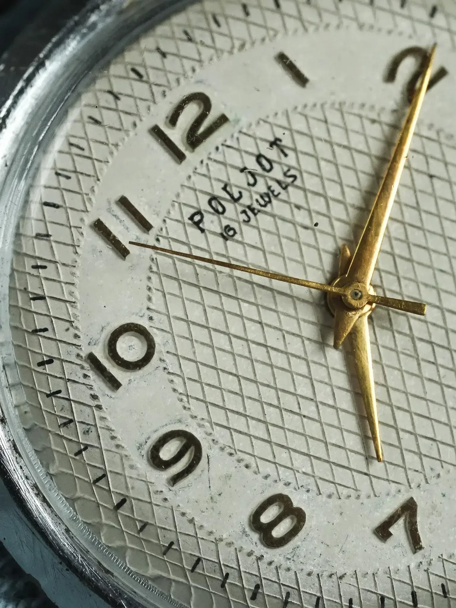 Poljot - Cornes Gouttes d'eau cadran guilloché index or - 1960s - Atelier Victor