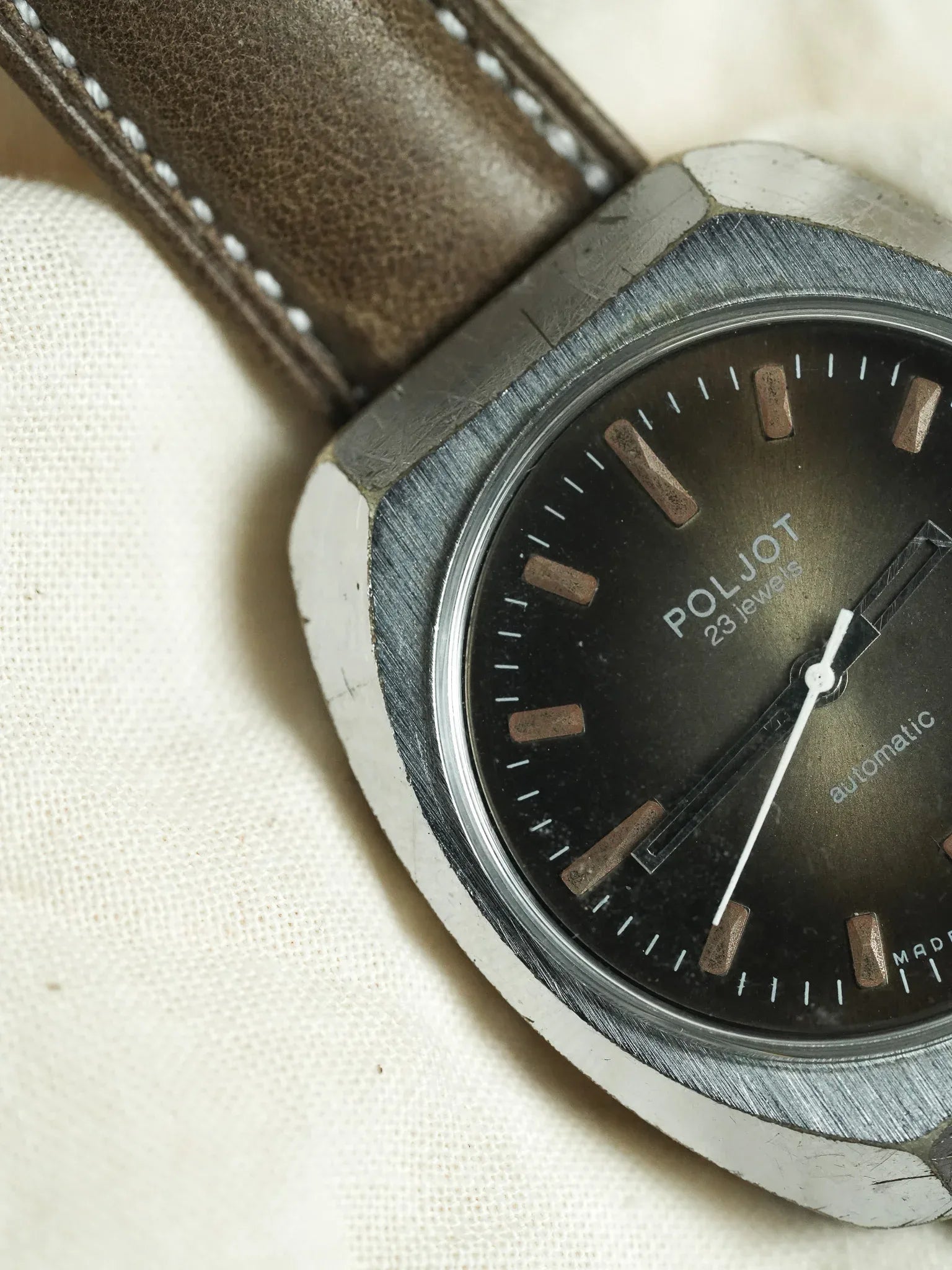 Poljot - Tonneau Epais Moka dégradé - 1970s - Atelier Victor