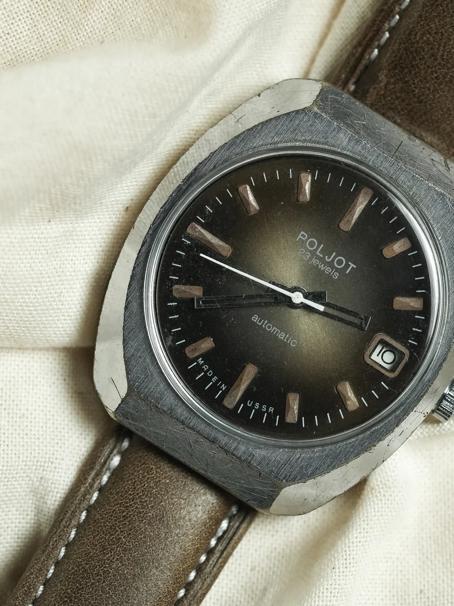 Poljot - Tonneau Epais Moka dégradé - 1970s - Atelier Victor