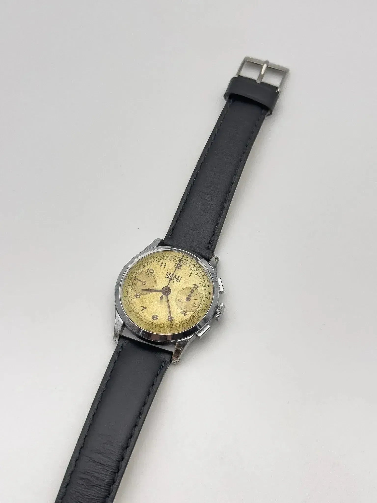 Pontiac - Chronographe Landeron Moutarde - 1950s - Atelier Victor - Vintage Shop