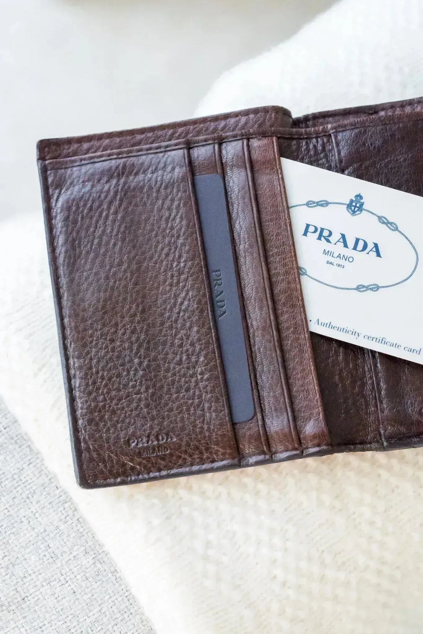 Prada - Portefeuille cuir marron - Atelier Victor