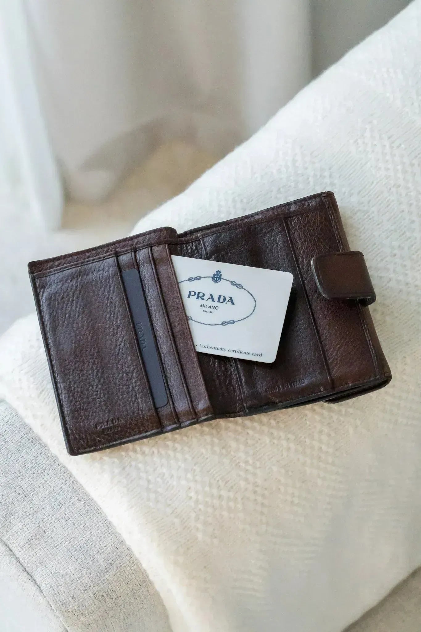 Prada - Portefeuille cuir marron - Atelier Victor