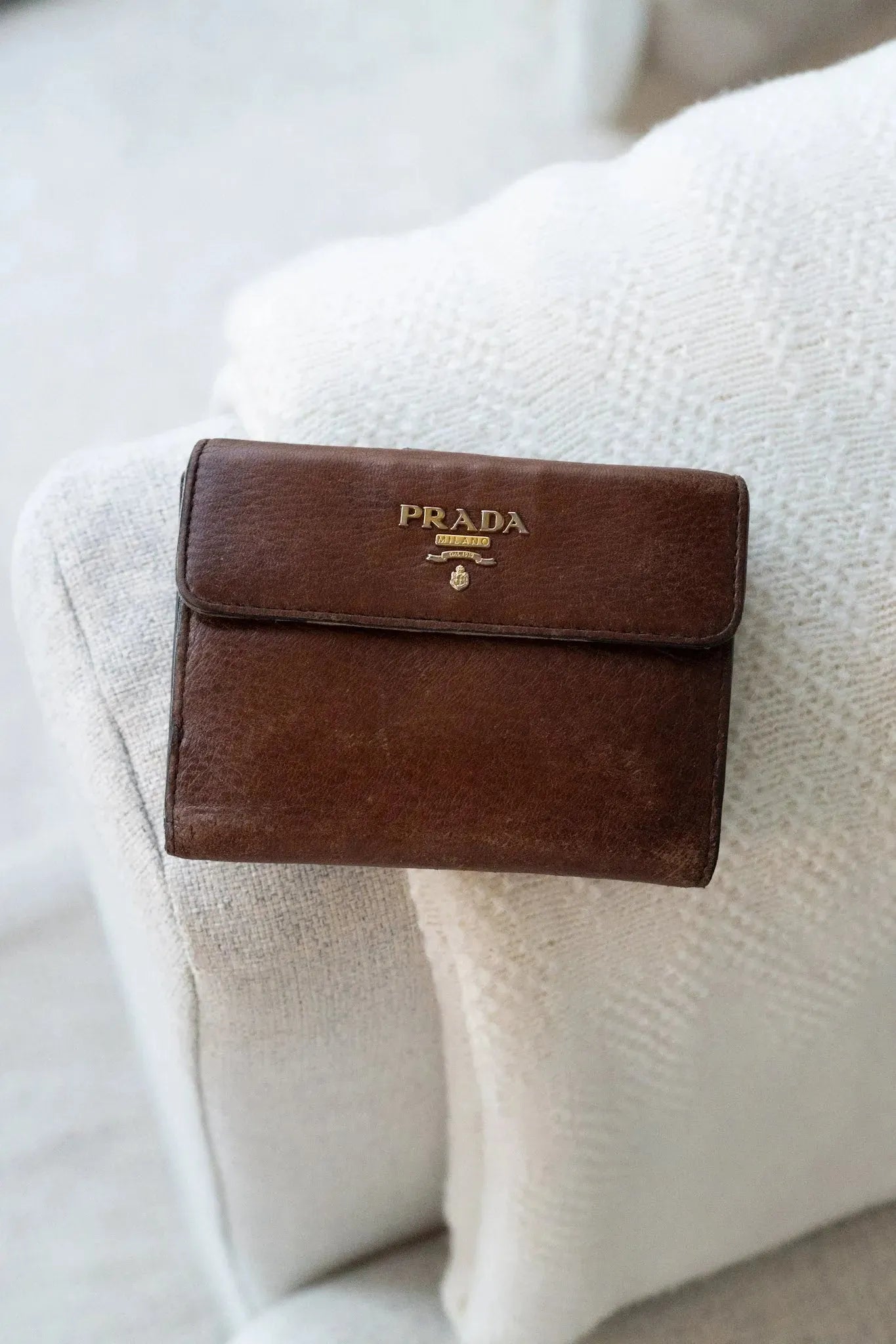 Prada - Portefeuille cuir marron - Atelier Victor Paris - Vintage Watch Shop Dubai