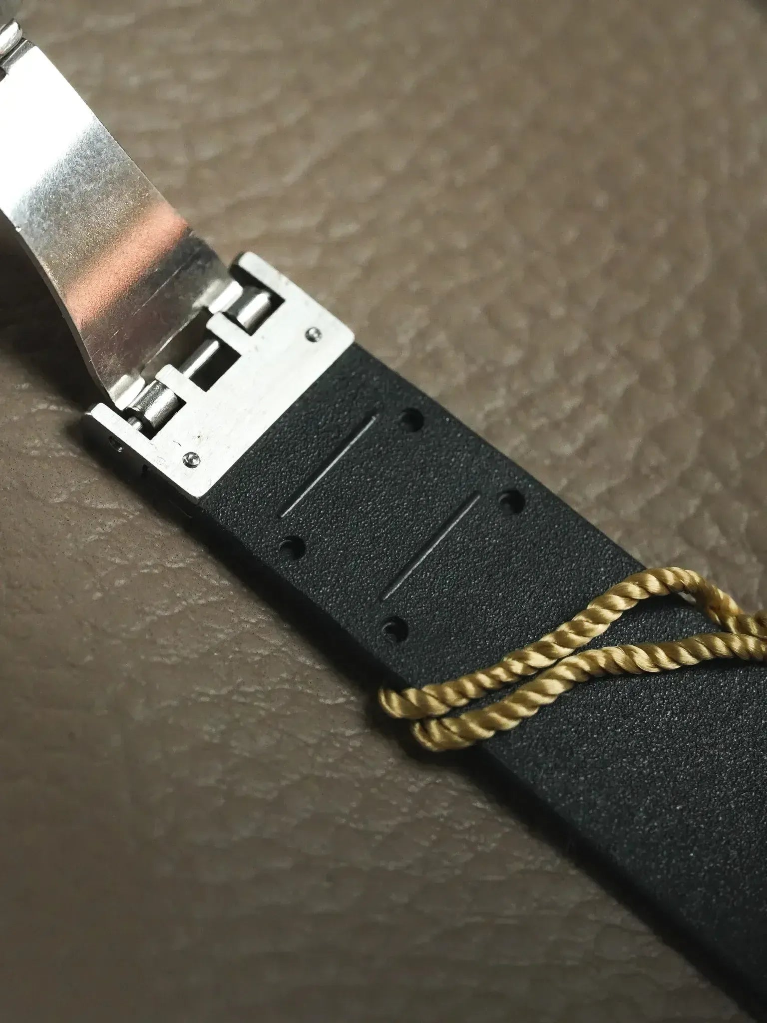 Pryngeps - Style "Hublot" Acier Or - Neuve de stock - 1990s - Atelier Victor