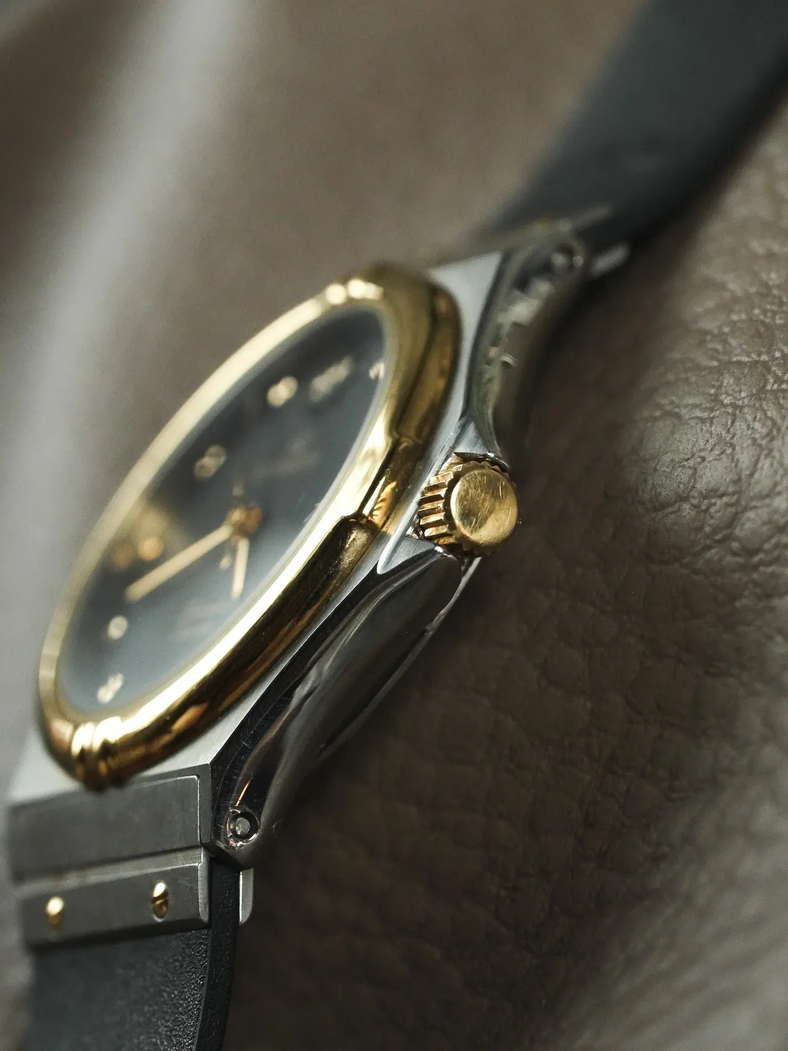 Pryngeps - Style "Hublot" Acier Or - Neuve de stock - 1990s - Atelier Victor - Vintage Shop