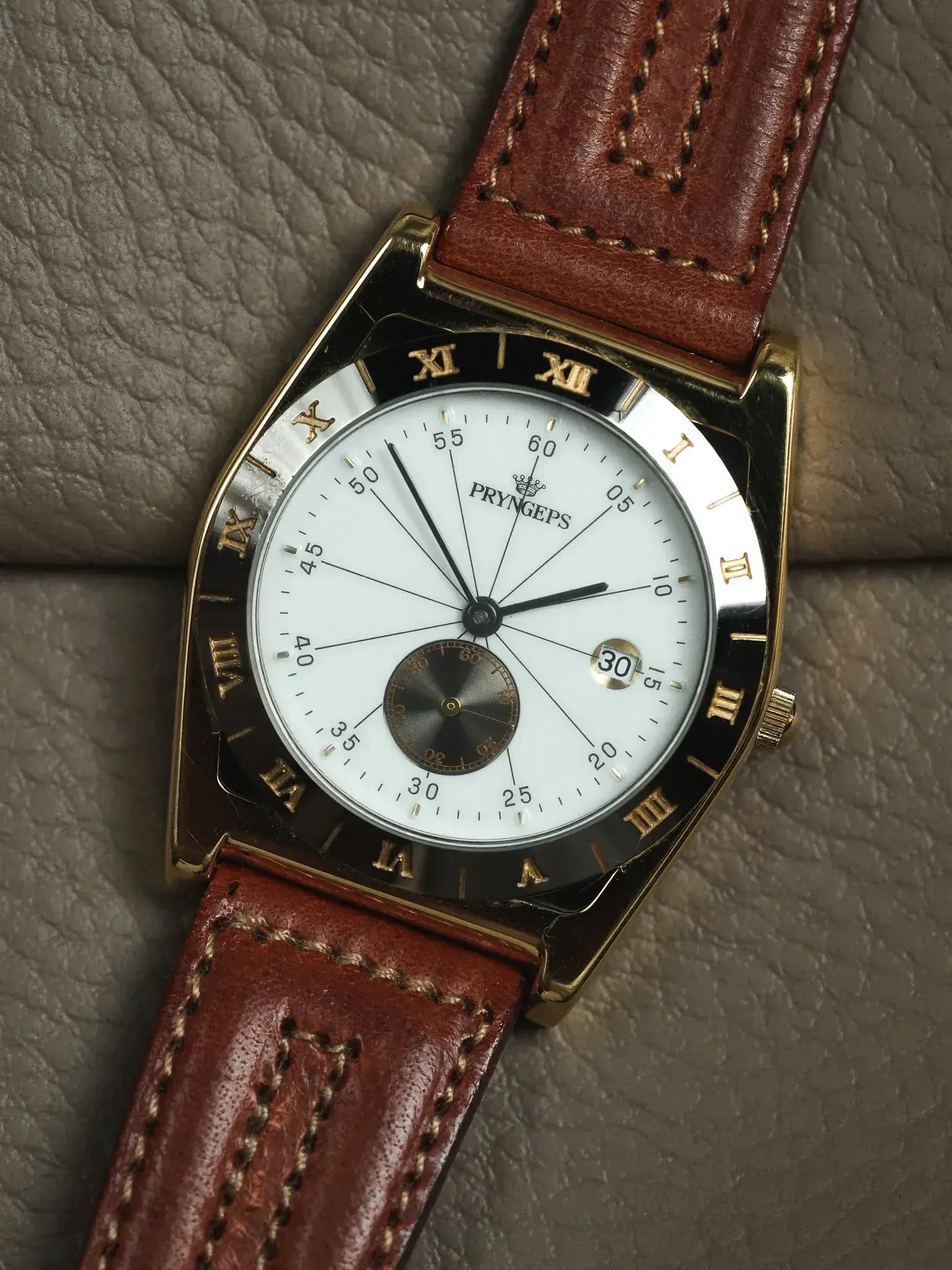 Pryngeps - Tonneau Lunette anthracite plaqué or - NOS - 1990s - Atelier Victor