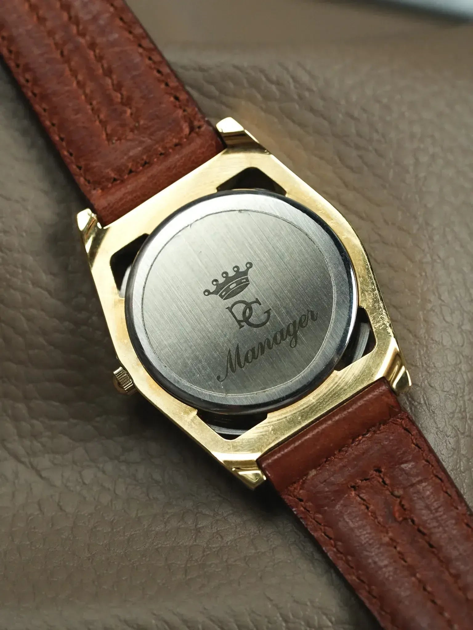 Pryngeps - Tonneau Lunette anthracite plaqué or - NOS - 1990s - Atelier Victor