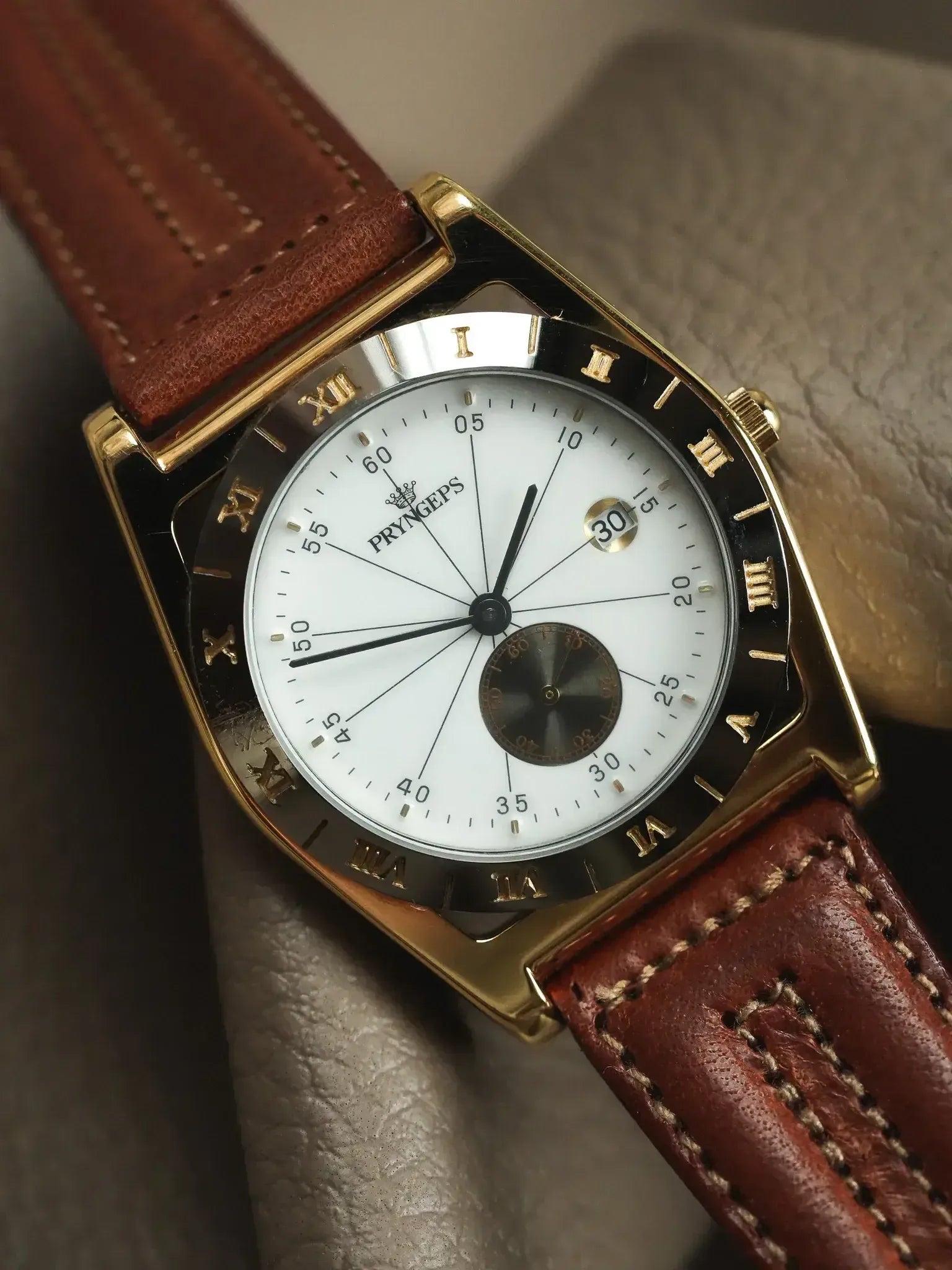 Pryngeps - Tonneau Lunette anthracite plaqué or - NOS - 1990s - Atelier Victor