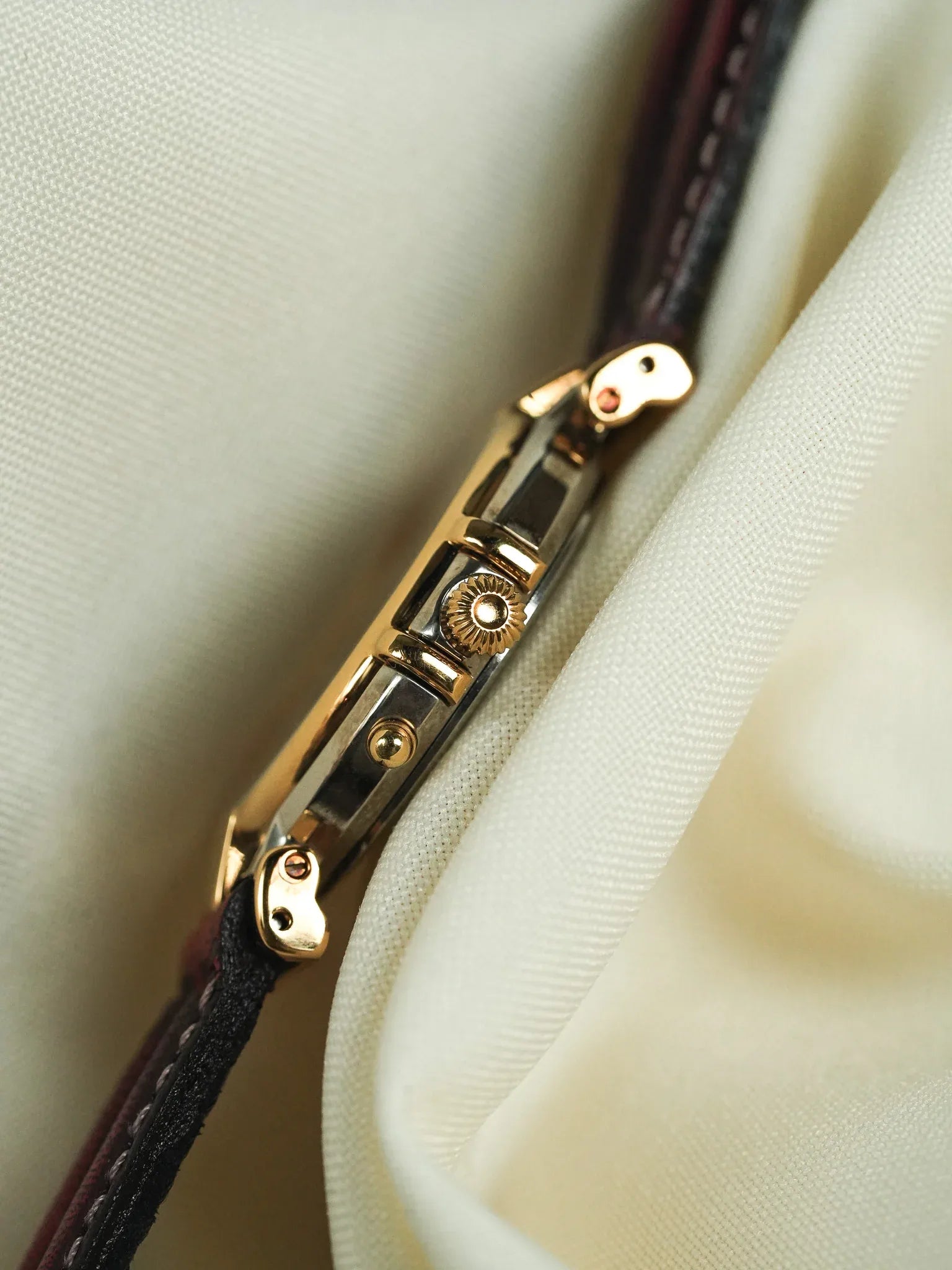 Pryngeps - Triple Date Phase de lunette Guilloché or cadran noir - NOS - 1990s - Atelier Victor