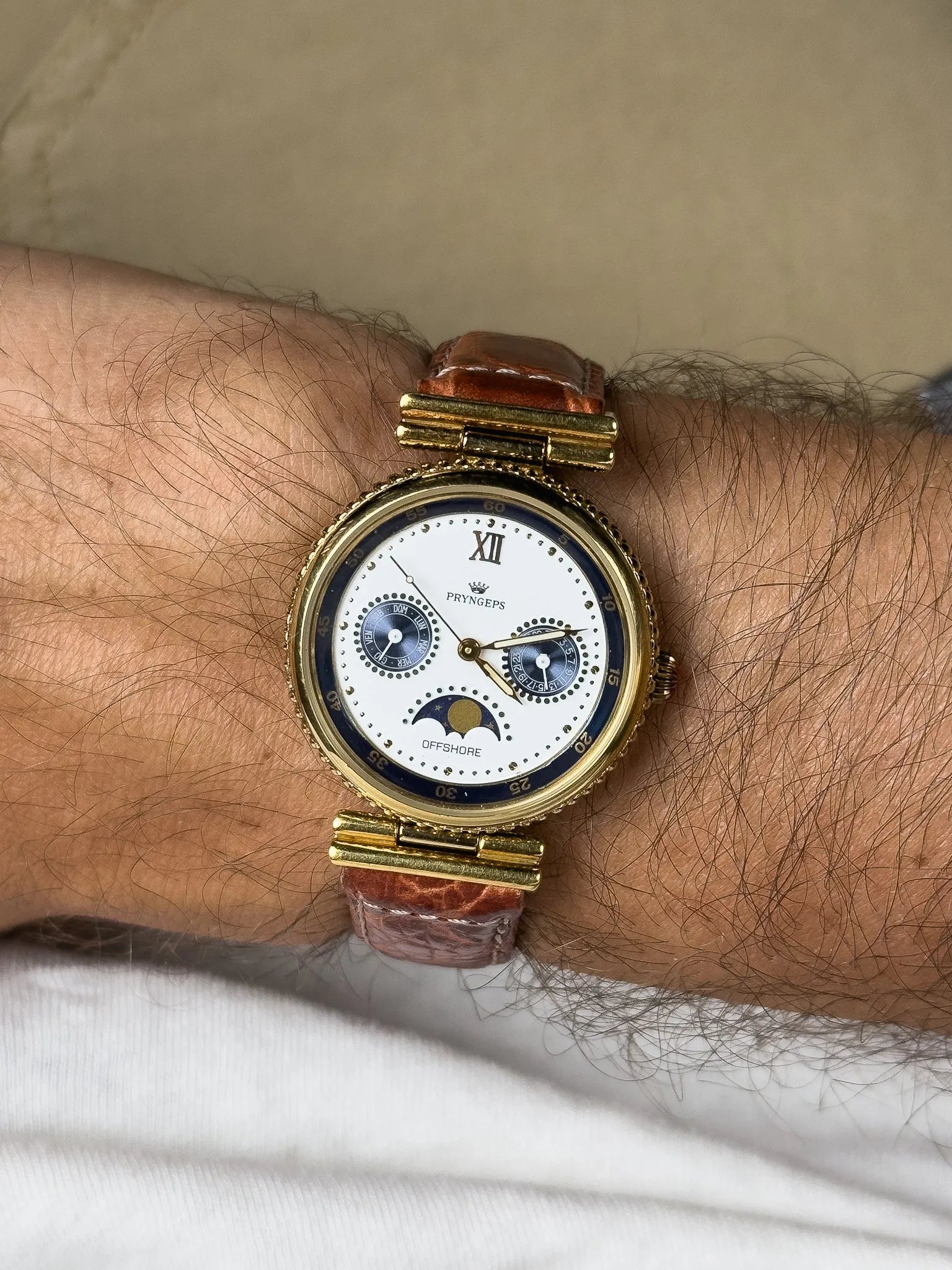 Pryngeps - Triple Date Phase de lunette Guilloché or - NOS - 1990s - Atelier Victor