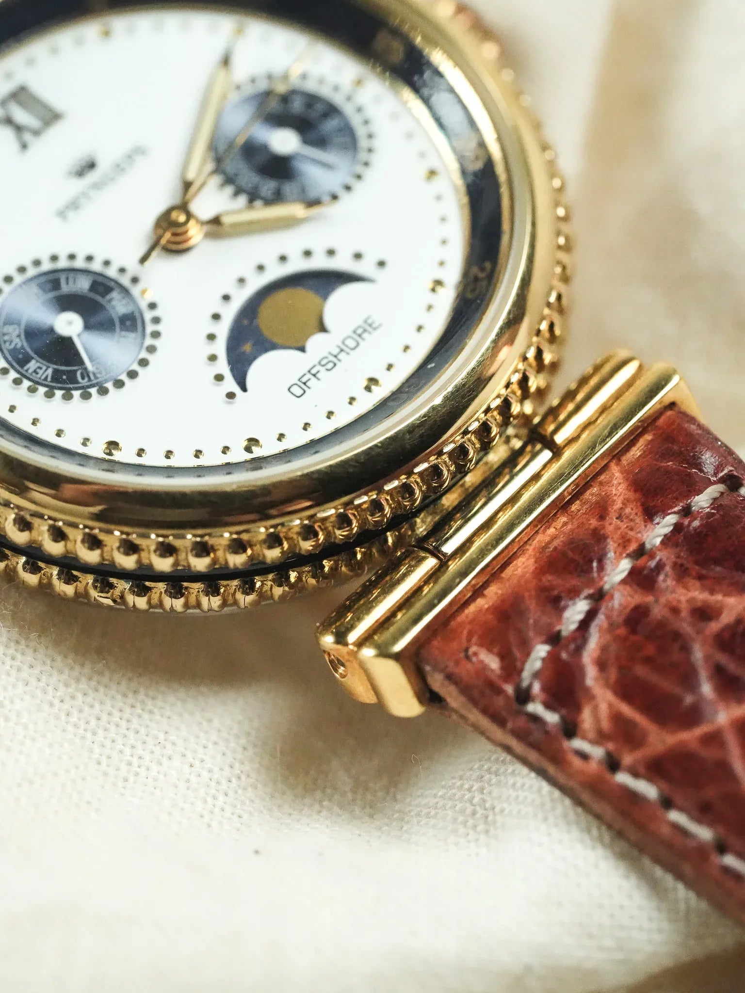 Pryngeps - Triple Date Phase de lunette Guilloché or - NOS - 1990s - Atelier Victor - Vintage Shop